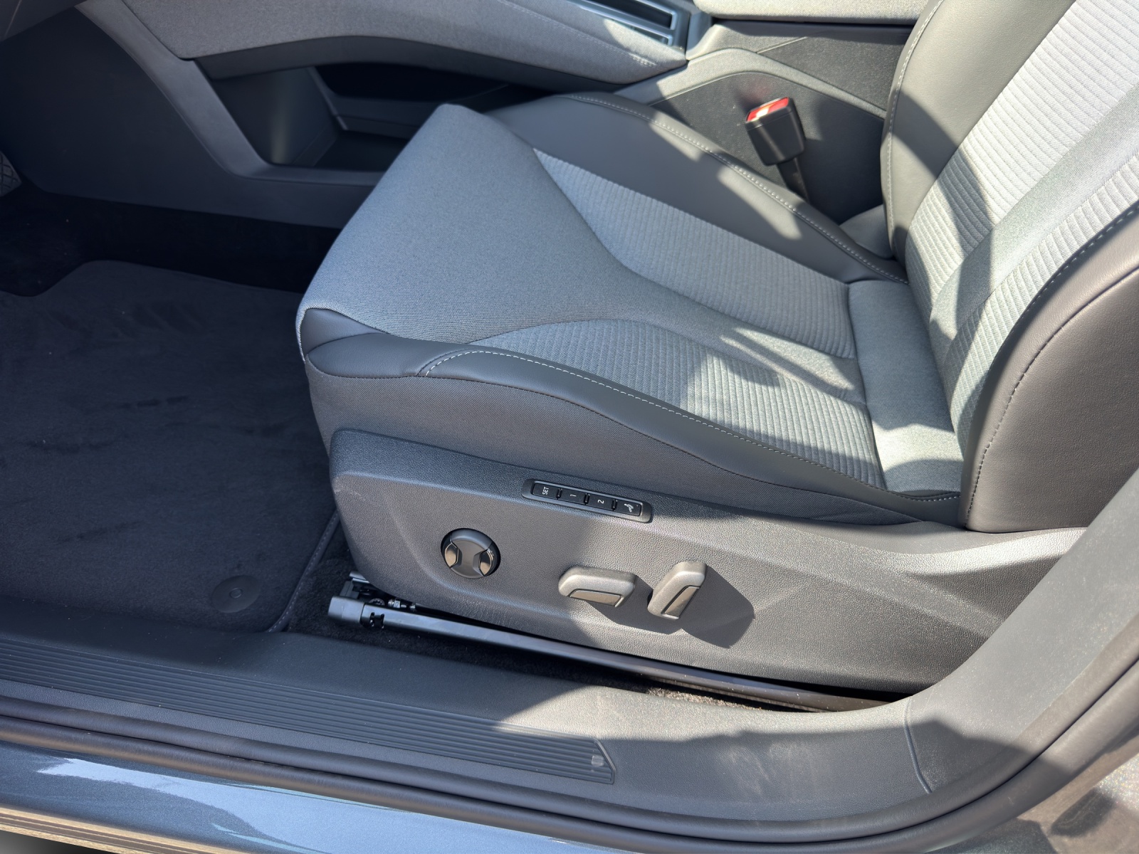 SKODA Enyaq Dynamic 85x 4x4-image-13