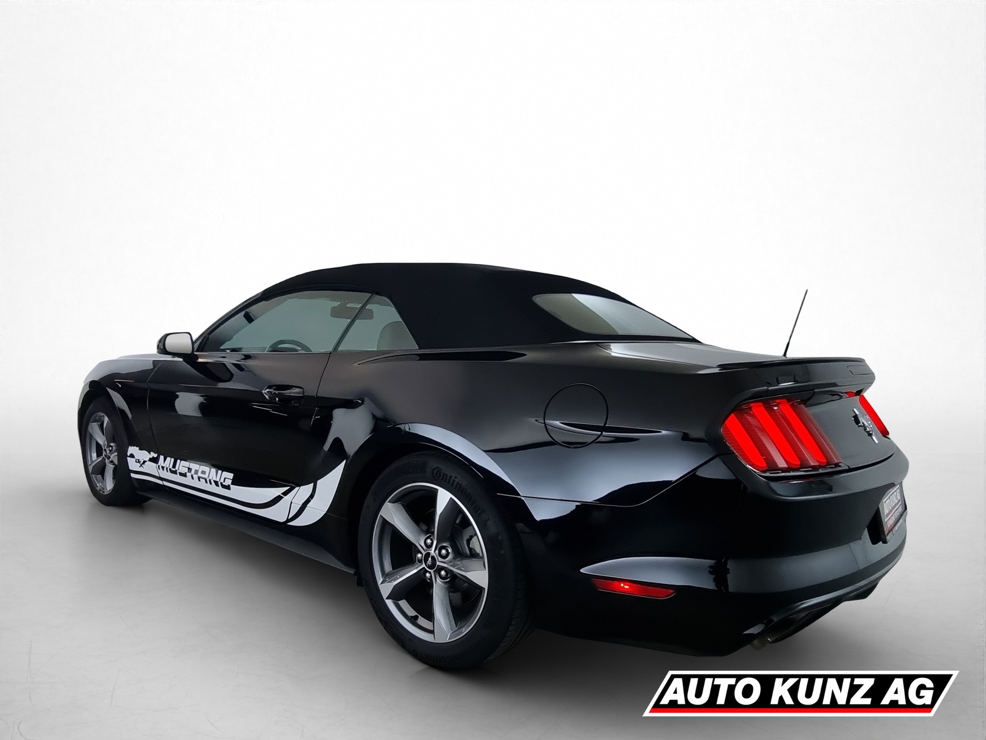 FORD Mustang Convertible 3.7-showroom-element-3