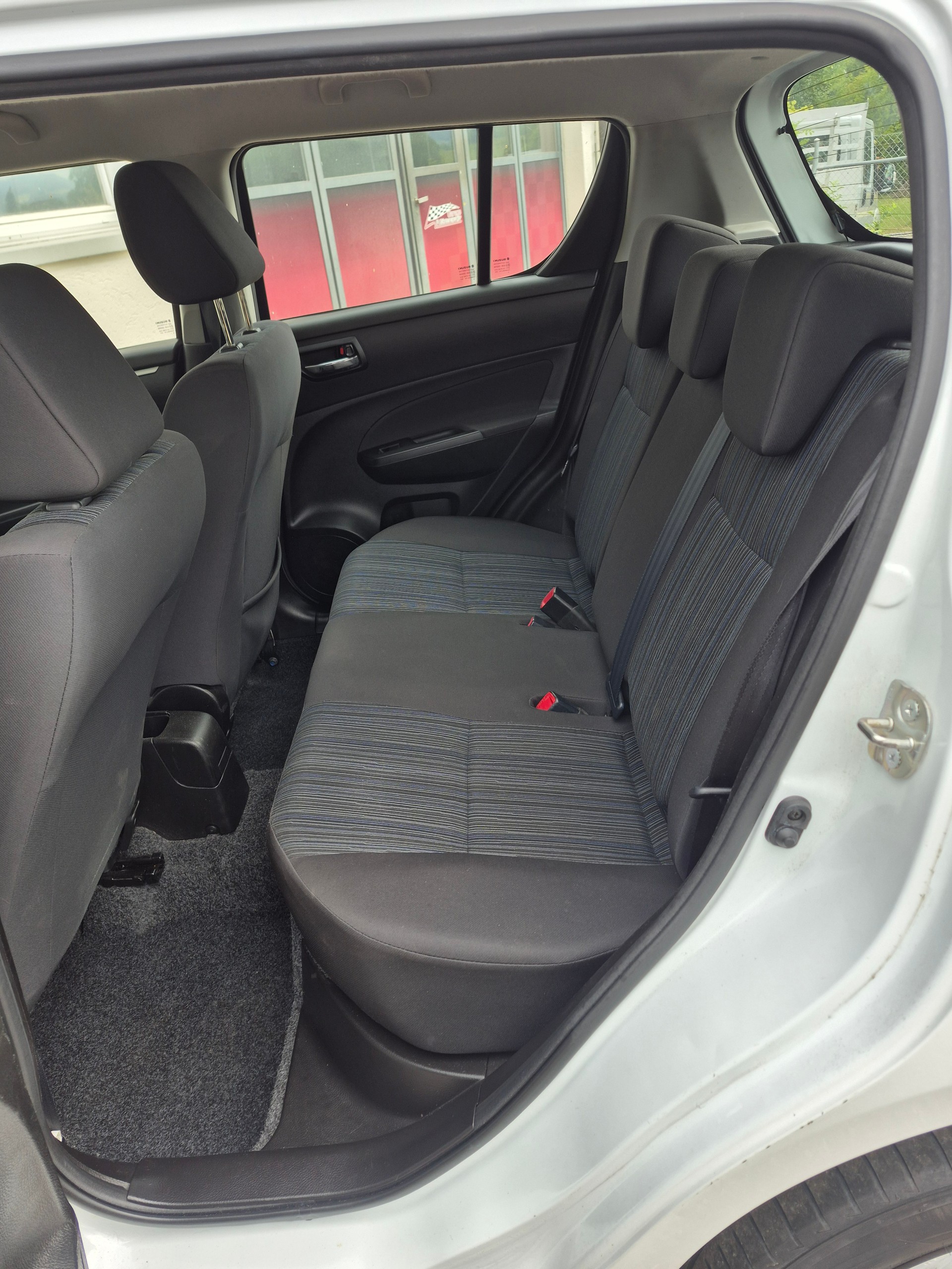 SUZUKI Swift 1.2i 16V Unico 4x4-image-12