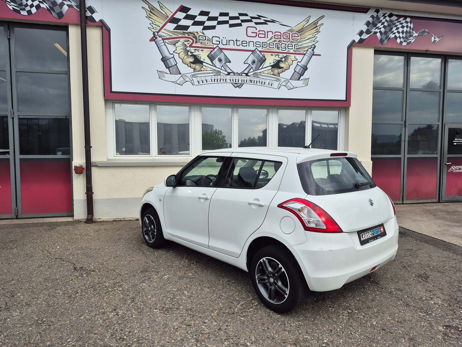 SUZUKI Swift 1.2i 16V Unico 4x4-image-4