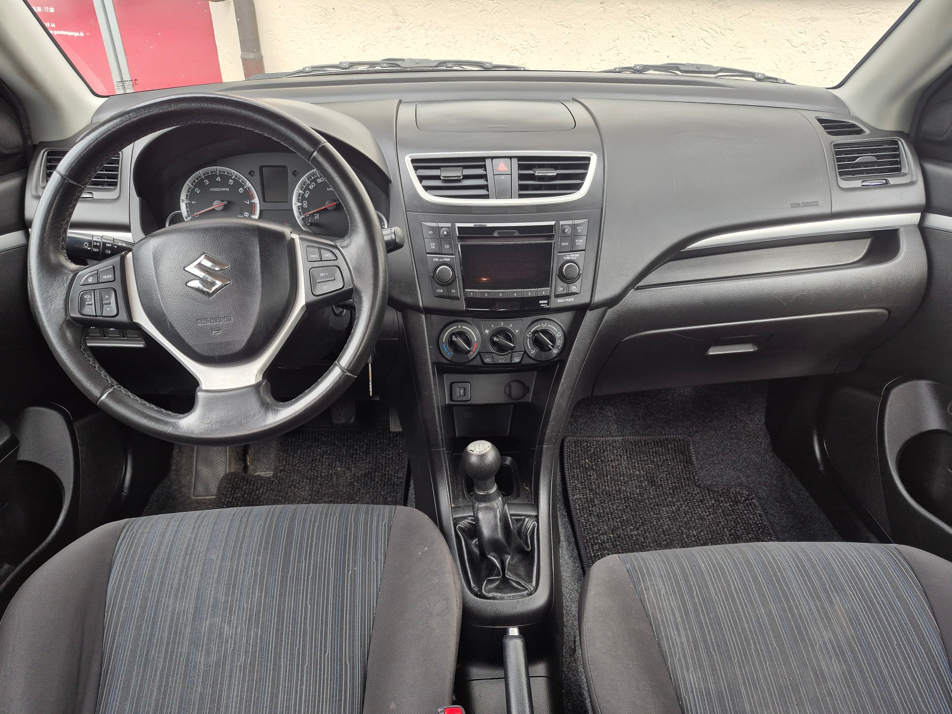 SUZUKI Swift 1.2i 16V Unico 4x4-image-9