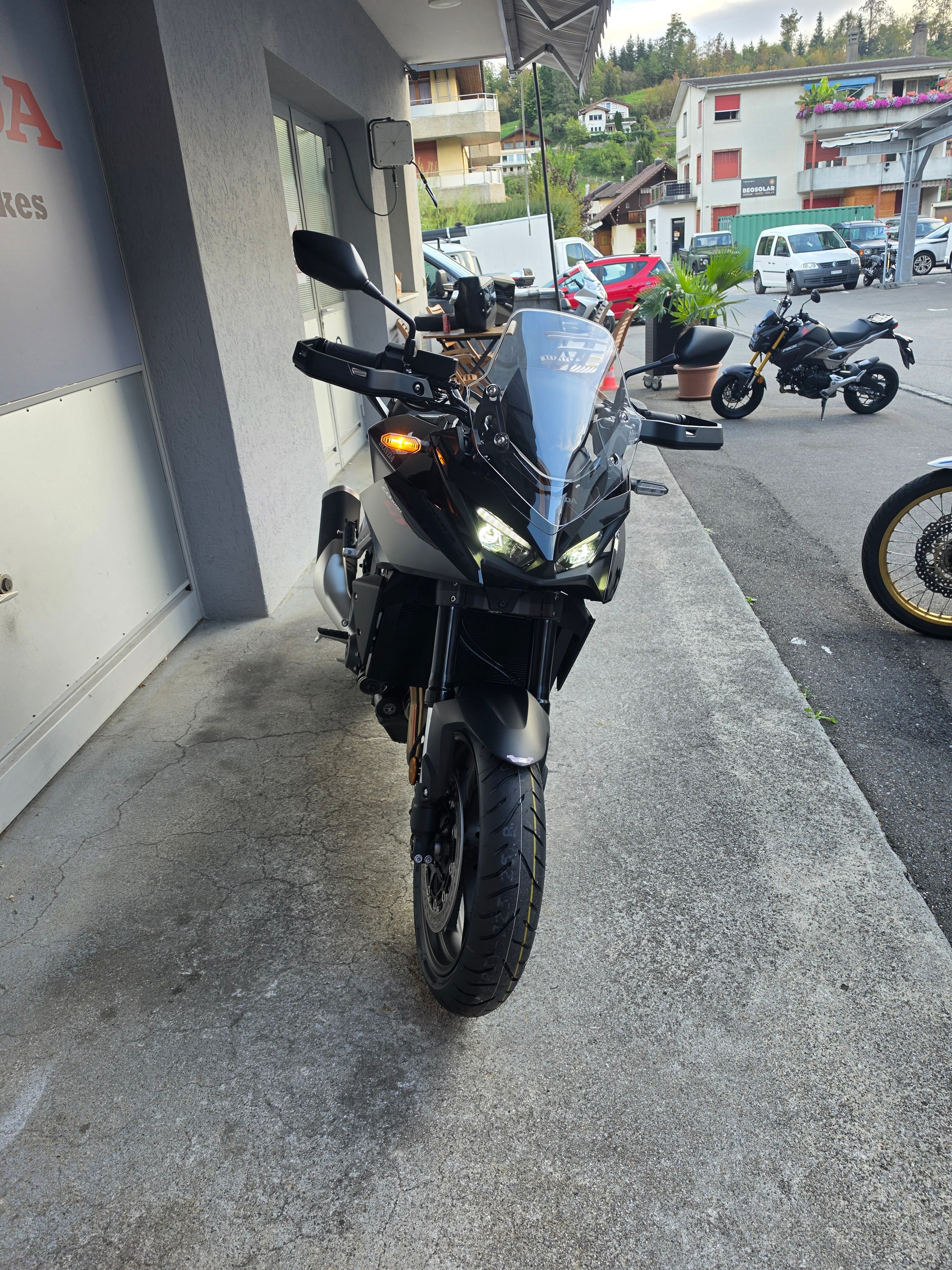 HONDA GT-showroom-element-1