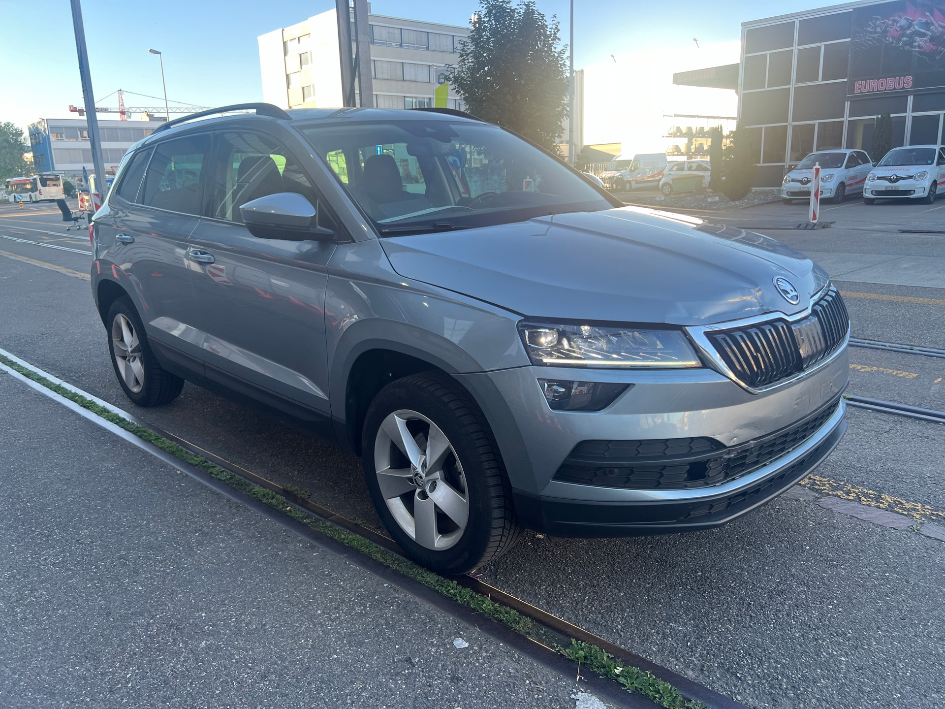 SKODA Karoq 1.5 TSI ACT Ambition DSG-image-2