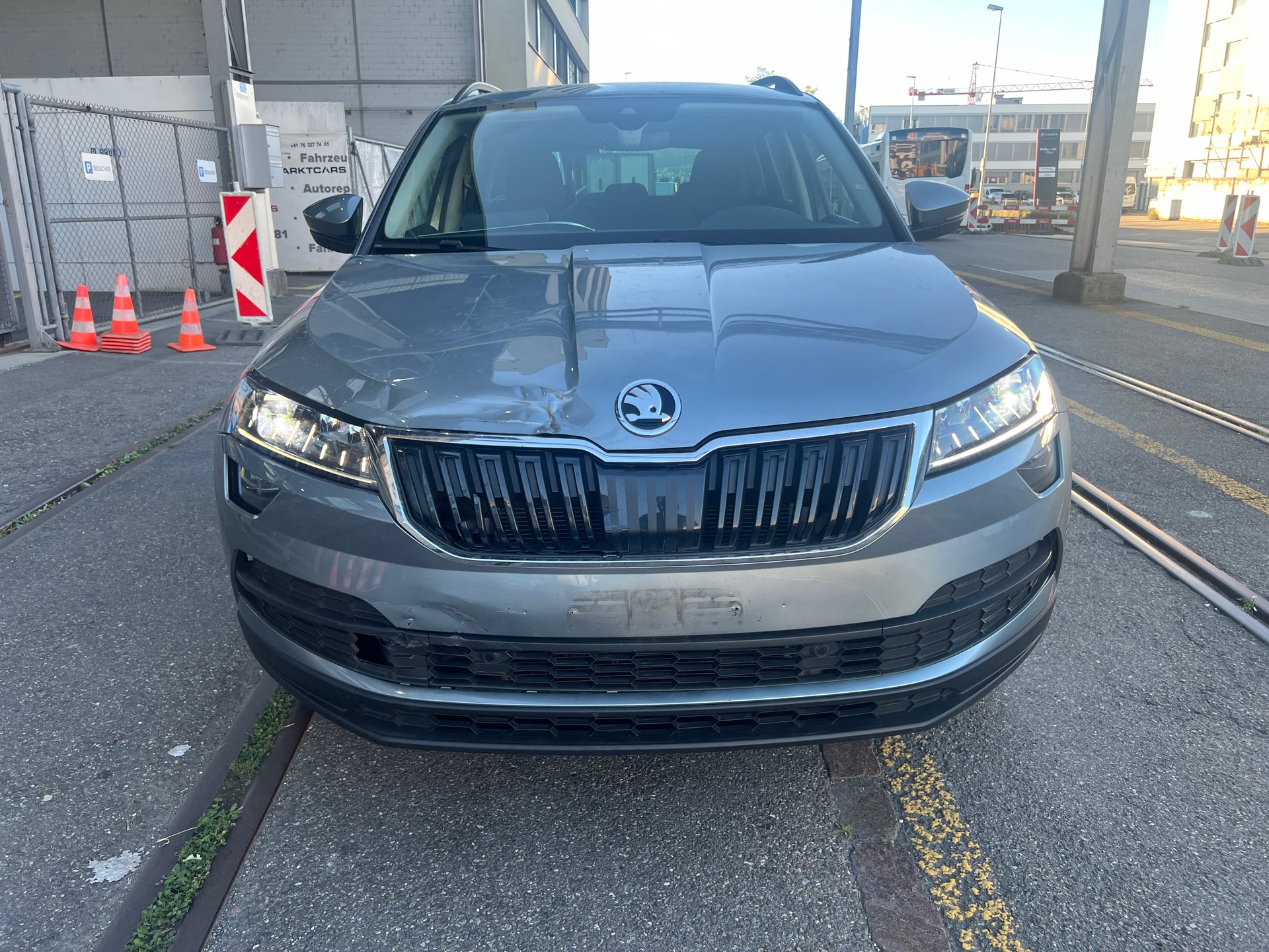 SKODA Karoq 1.5 TSI ACT Ambition DSG-image-1