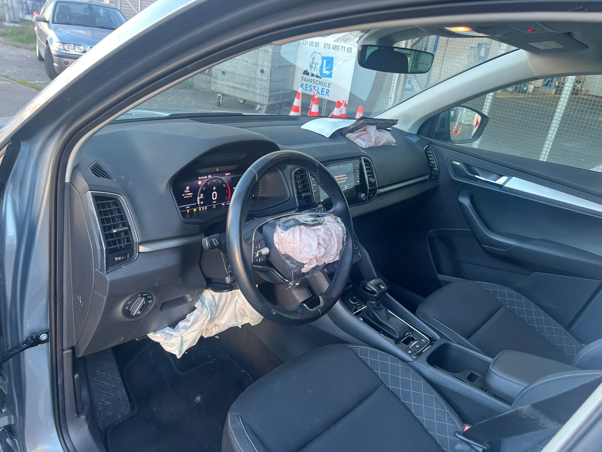 SKODA Karoq 1.5 TSI ACT Ambition DSG-image-12