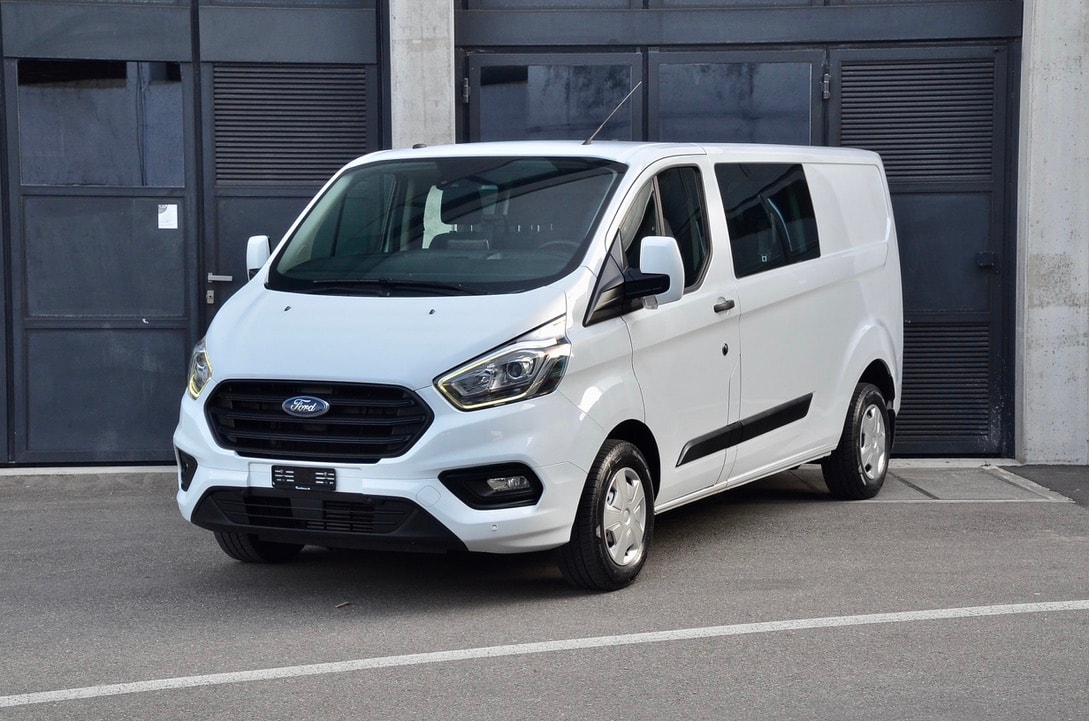 FORD Transit Custom 300 L2H1 105 PS Doppelkabine Trend 4d-image-0