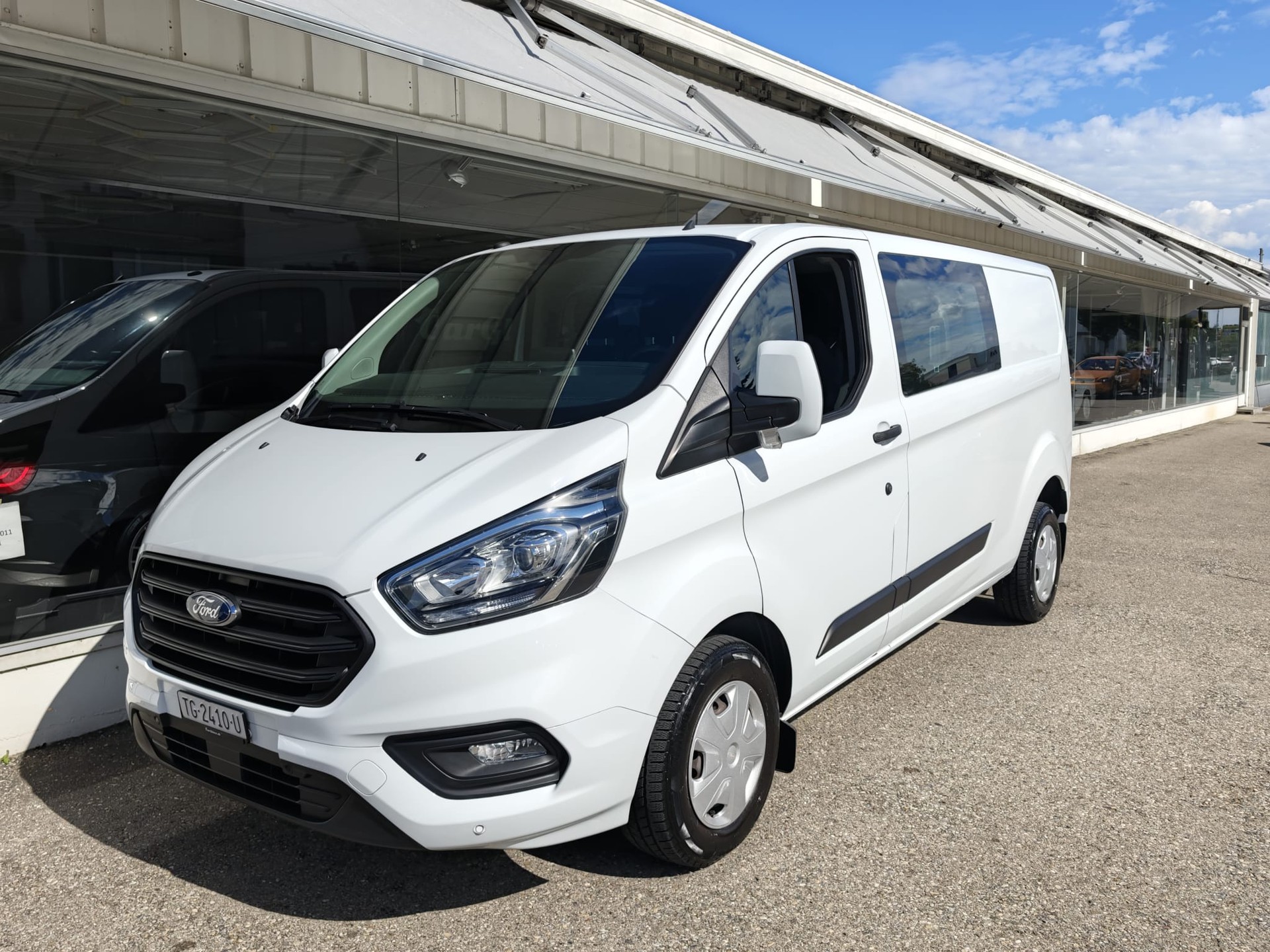 FORD Transit Custom 300 L2H1 105 PS Doppelkabine Trend 4d-showroom-element-1