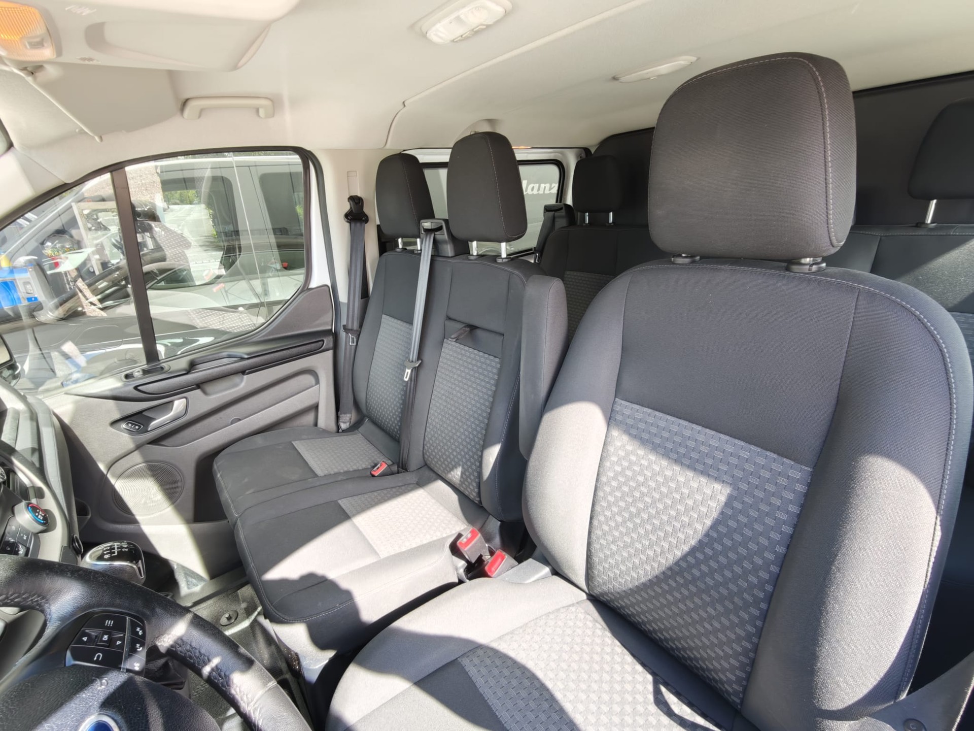 FORD Transit Custom 300 L2H1 105 PS Doppelkabine Trend 4d-image-9