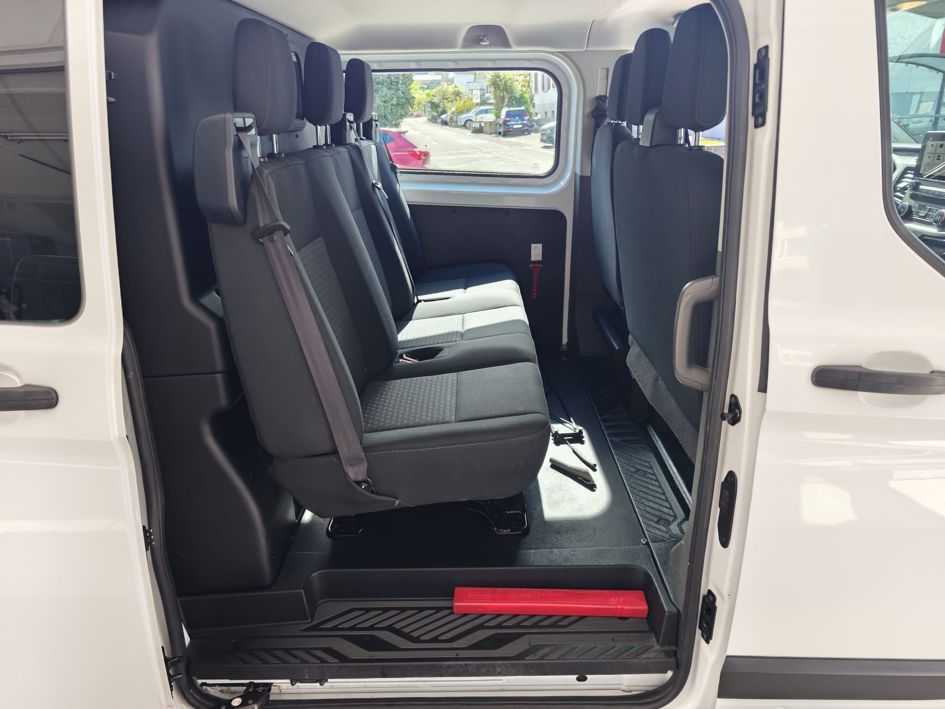 FORD Transit Custom 300 L2H1 105 PS Doppelkabine Trend 4d-image-19