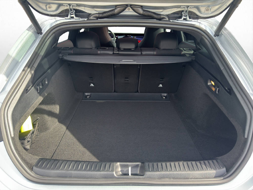 MERCEDES-BENZ CLA 350 AMG Line 4Matic Shooting Brake EQ-image-8