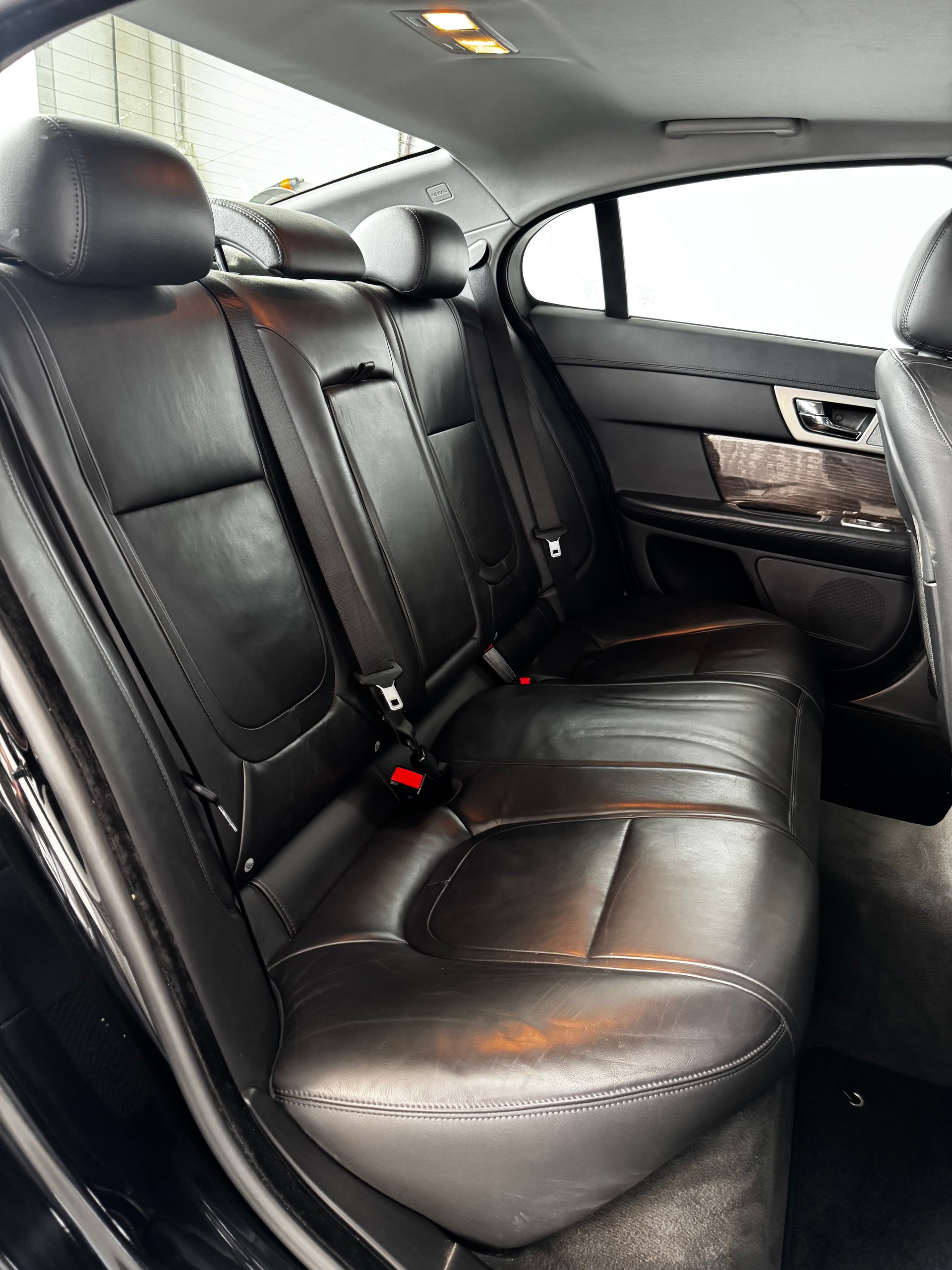 JAGUAR XF 3.0 V6 S/C 4x4-image-23