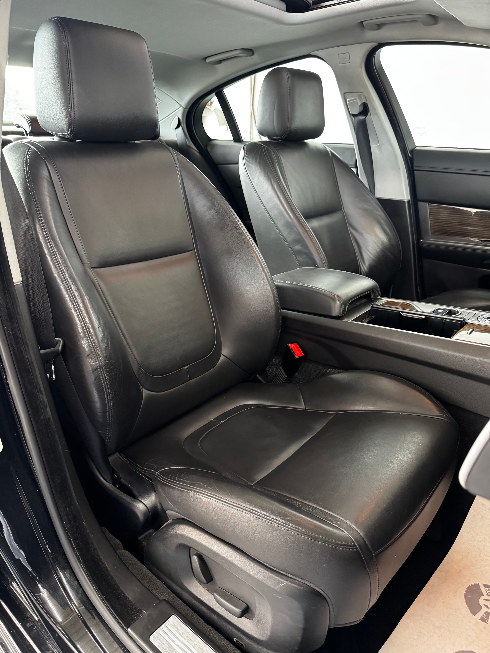 JAGUAR XF 3.0 V6 S/C 4x4-image-21