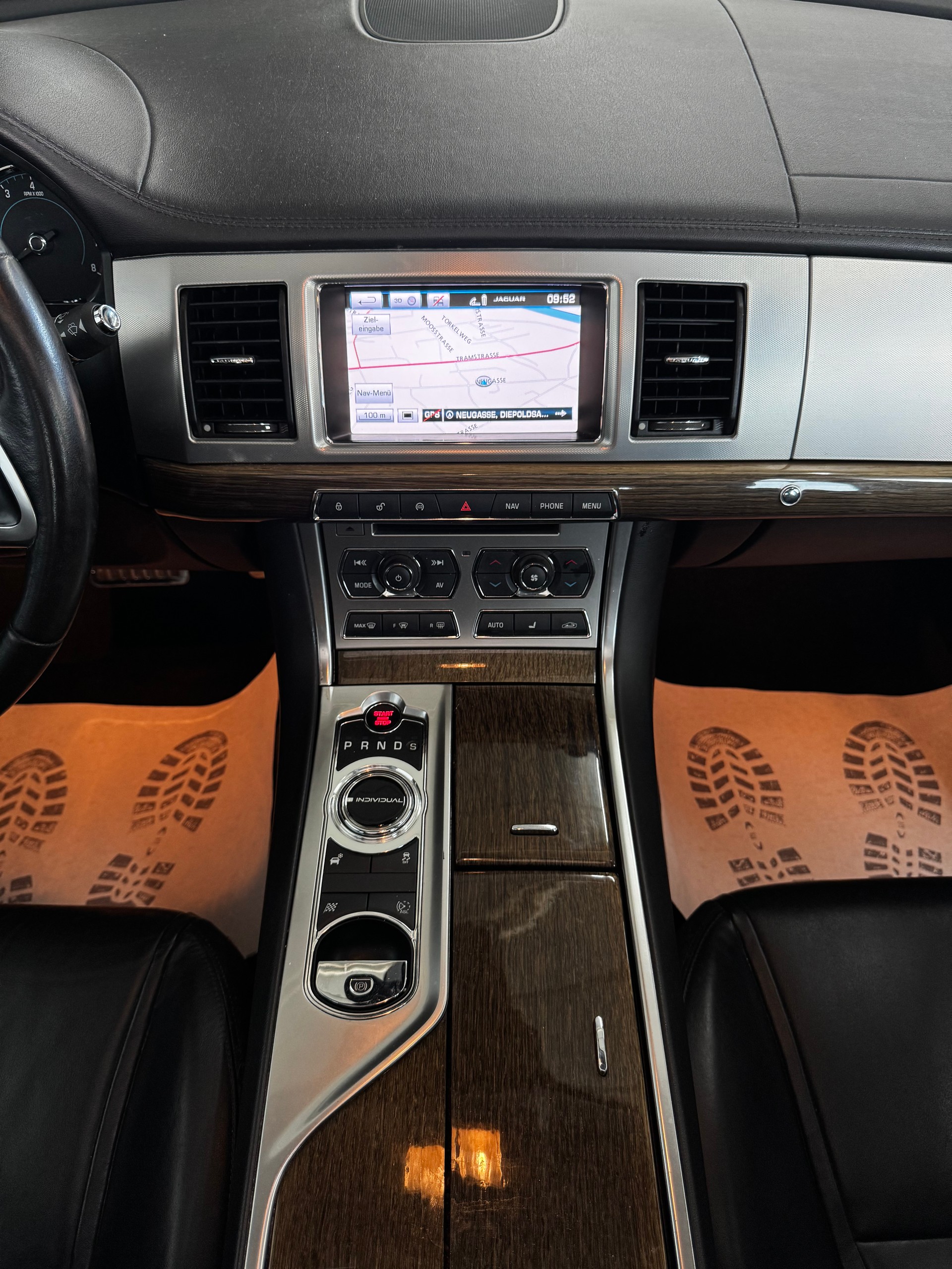 JAGUAR XF 3.0 V6 S/C 4x4-image-15