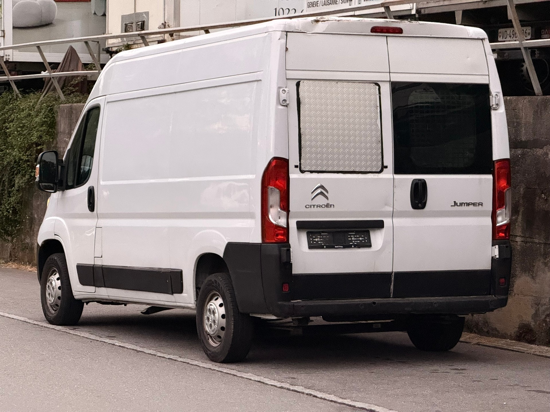 CITROEN Jumper 35 2.2 BlueHDi 140 Club L2H2-image-4