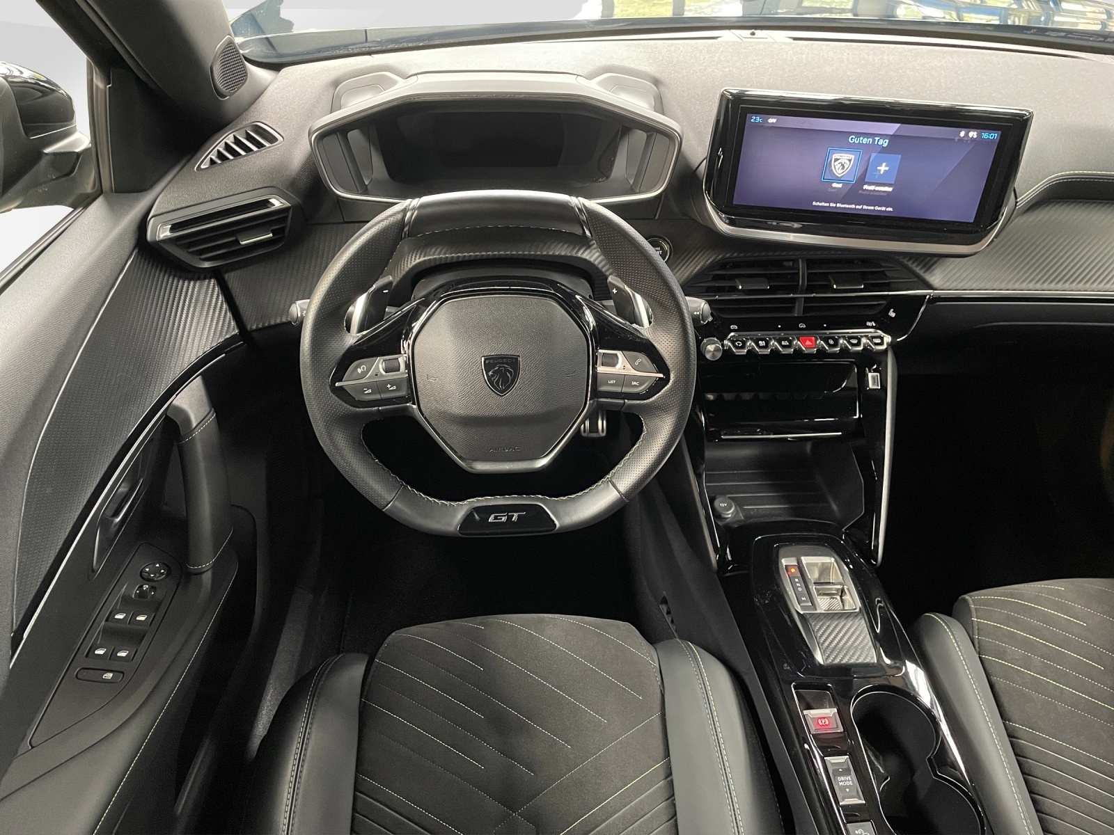 PEUGEOT 2008 1.2 Hybrid 145 GT-image-9