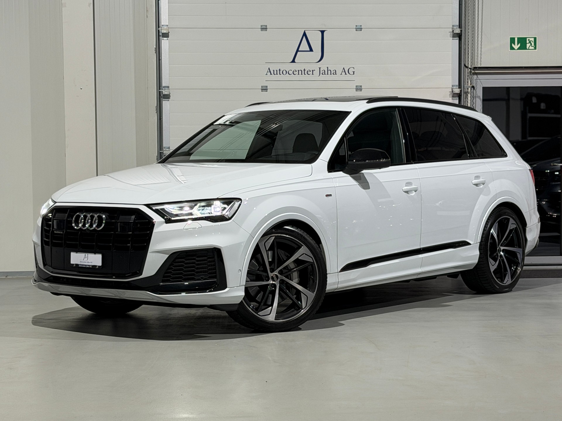 AUDI Q7 55 TFSI S Line quattro tiptronic 7 Platz - AHK 3.5T