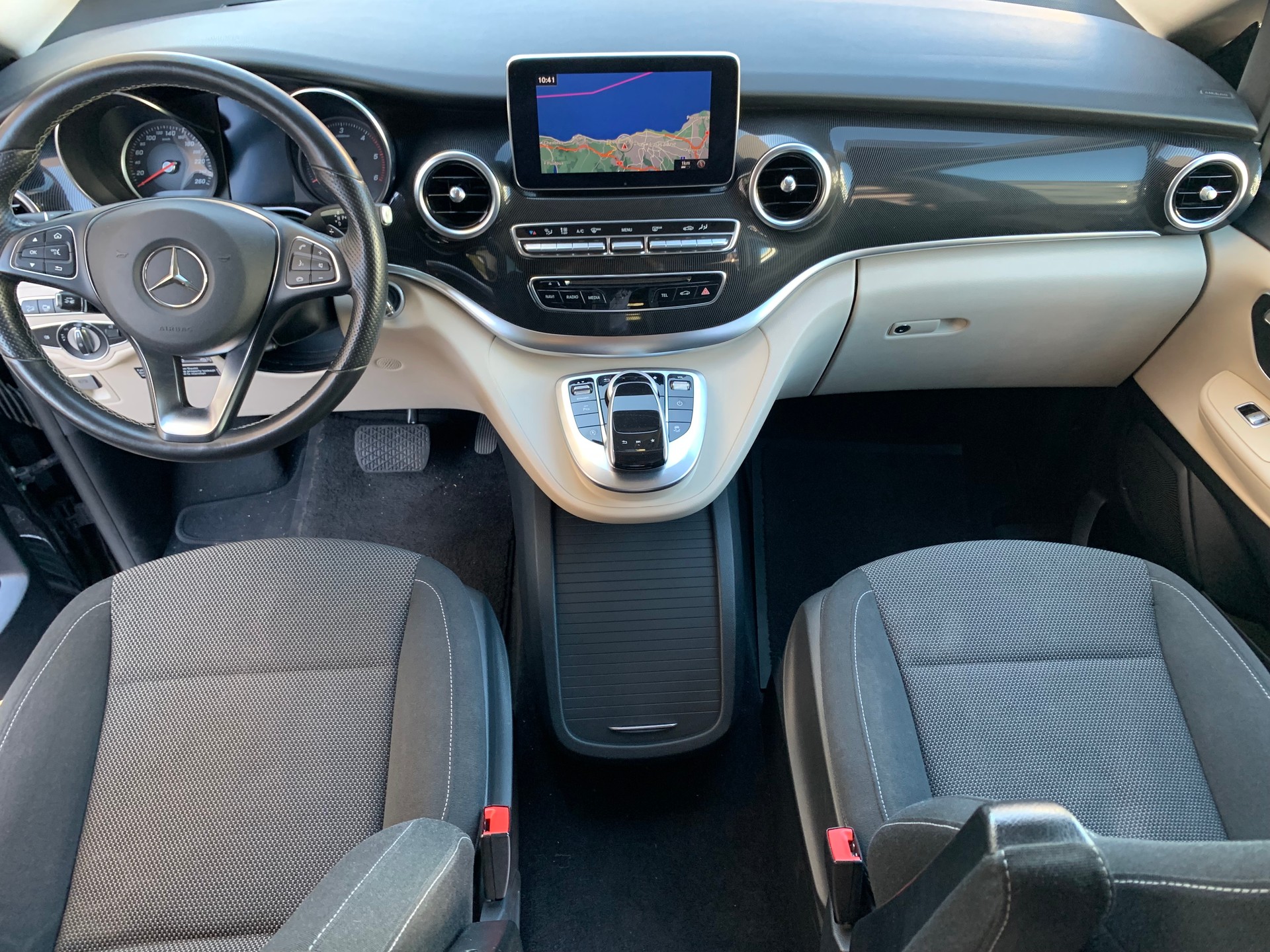 MERCEDES-BENZ 250 d 4matic-image-5