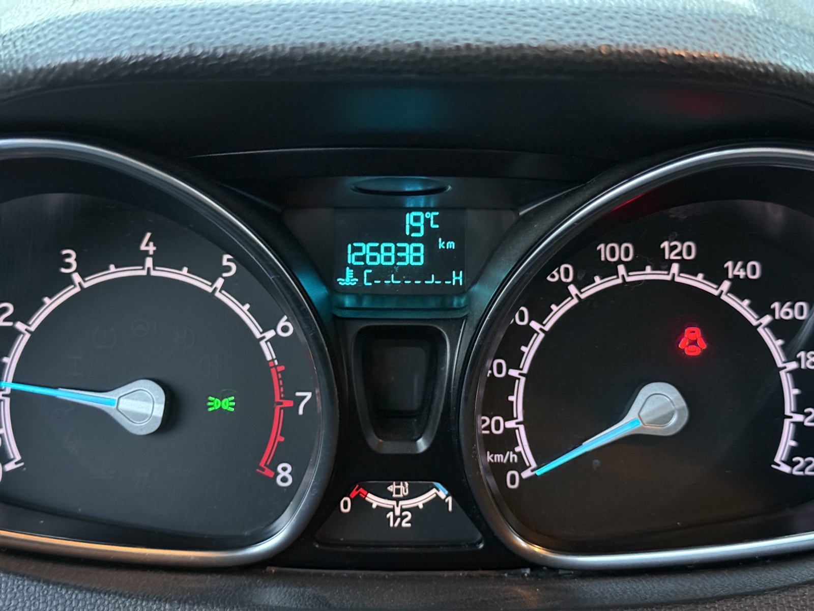 FORD EcoSport 1.0 SCTi Titanium-image-10