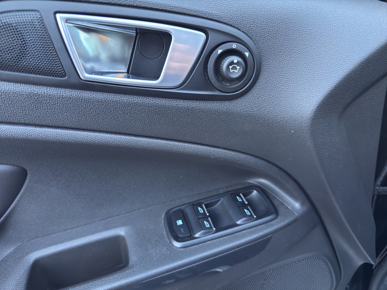 FORD EcoSport 1.0 SCTi Titanium-image-19