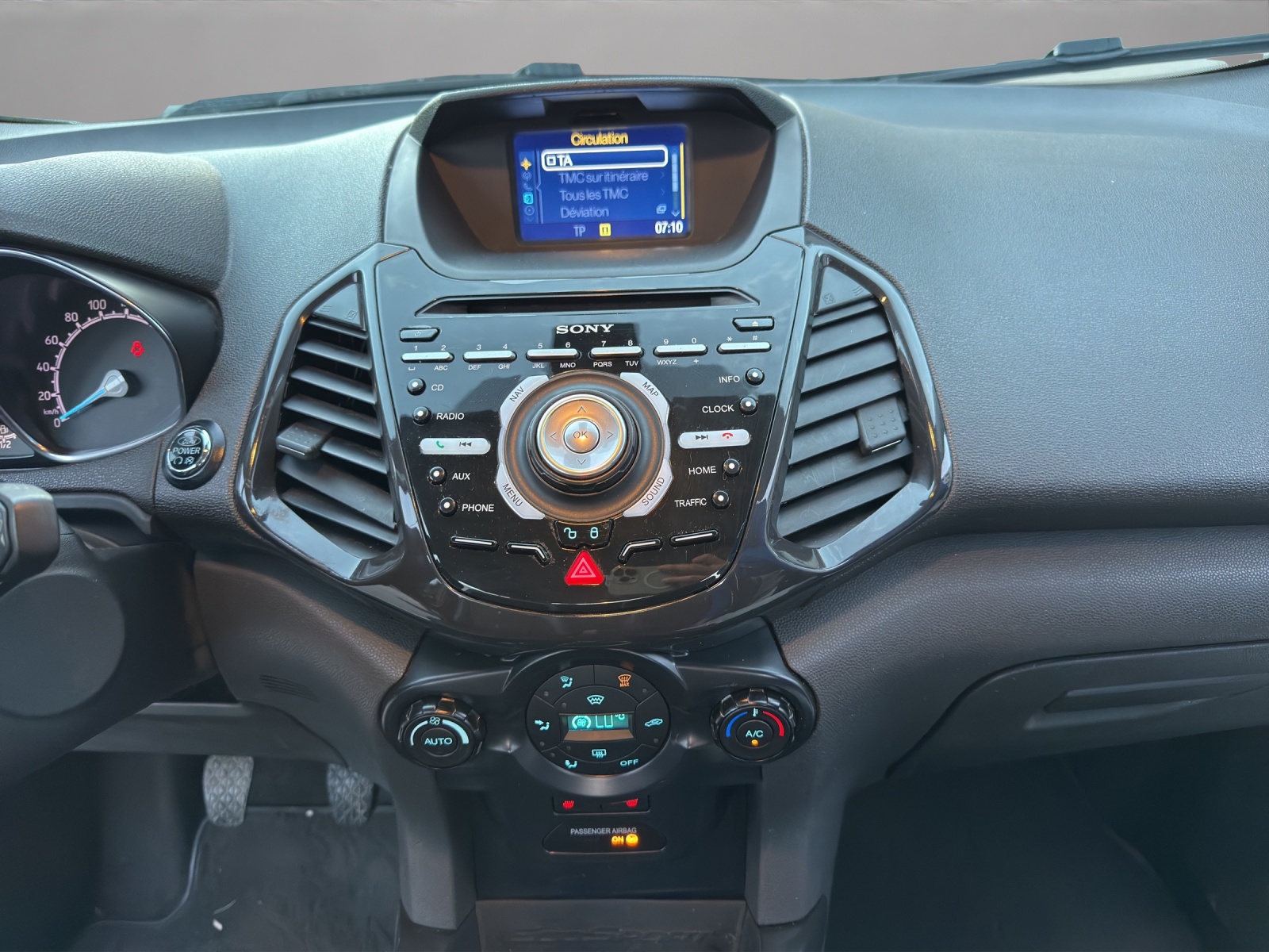 FORD EcoSport 1.0 SCTi Titanium-image-14