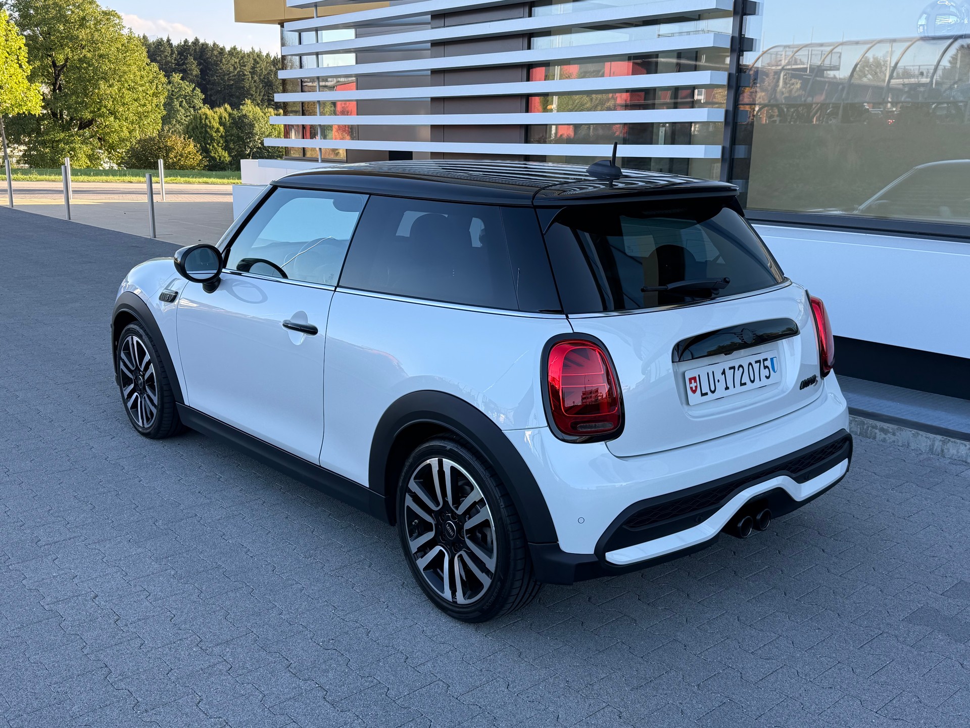 MINI 2.0i Cooper S SDKG-image-1