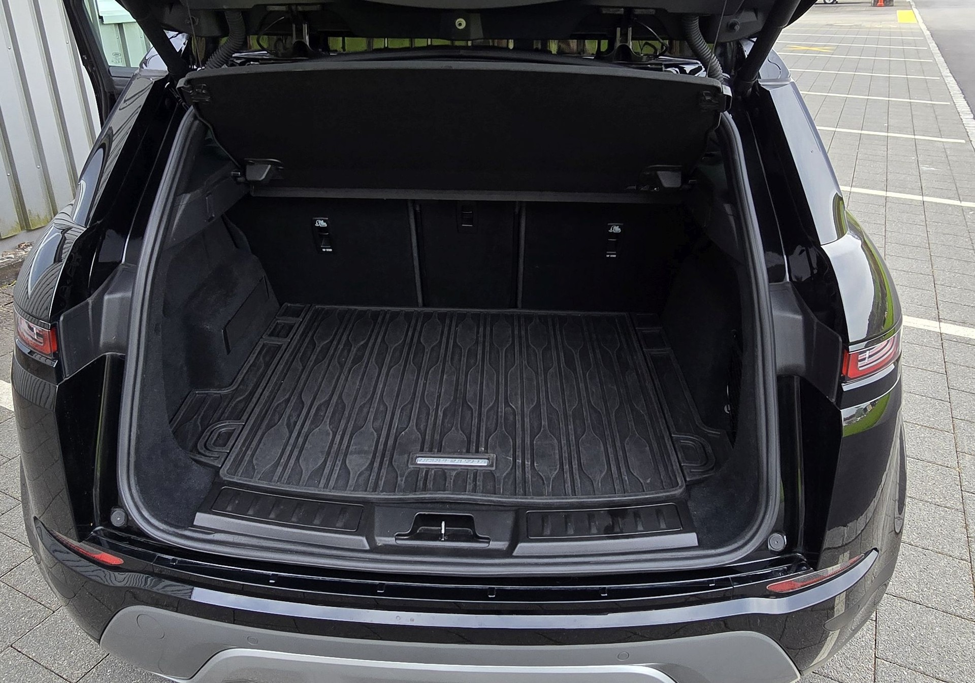 LAND ROVER Range Rover Evoque P 250 AT9-image-15