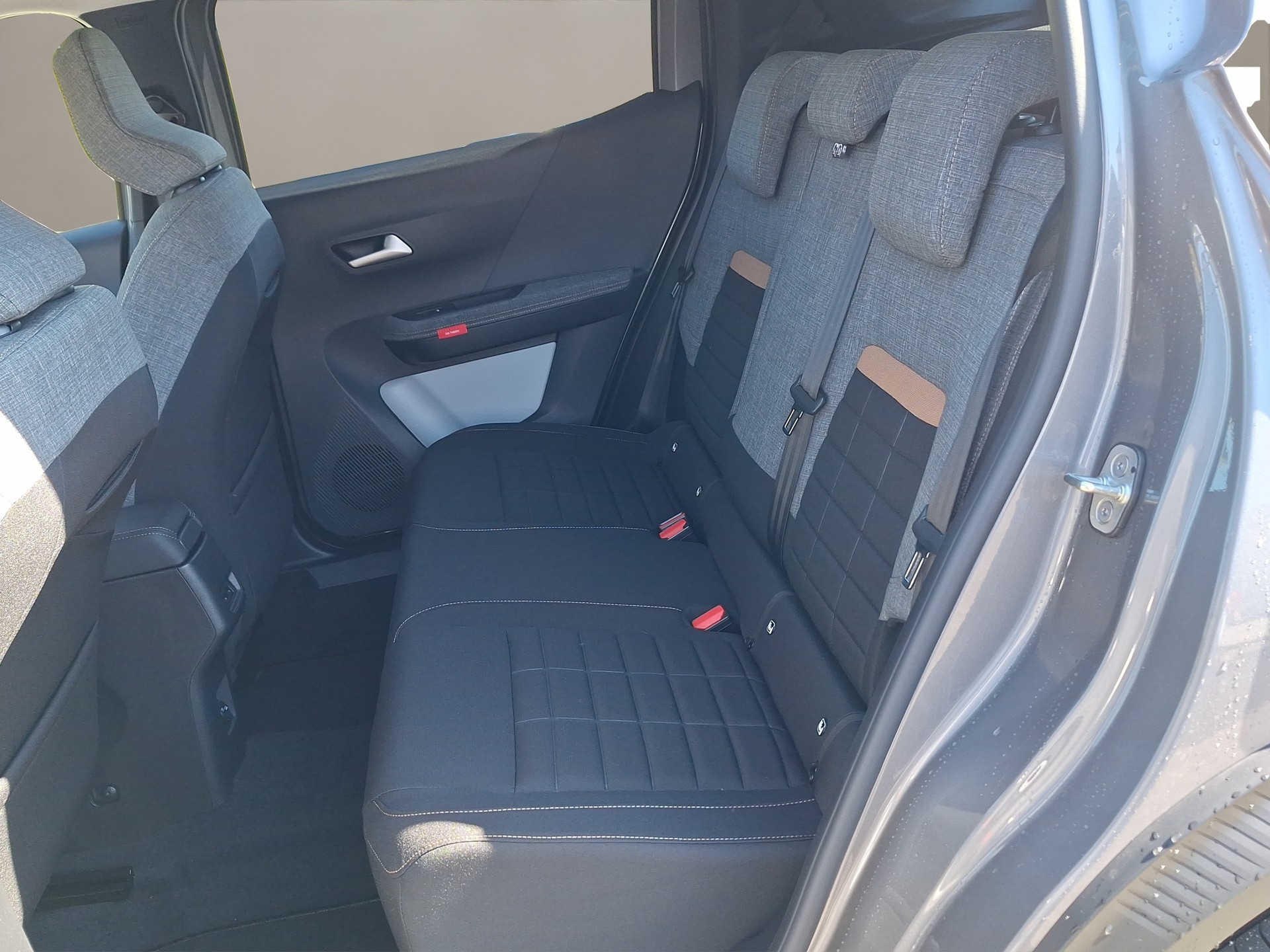 CITROEN C3 Aircross 1.2 MHEV Plus-image-12