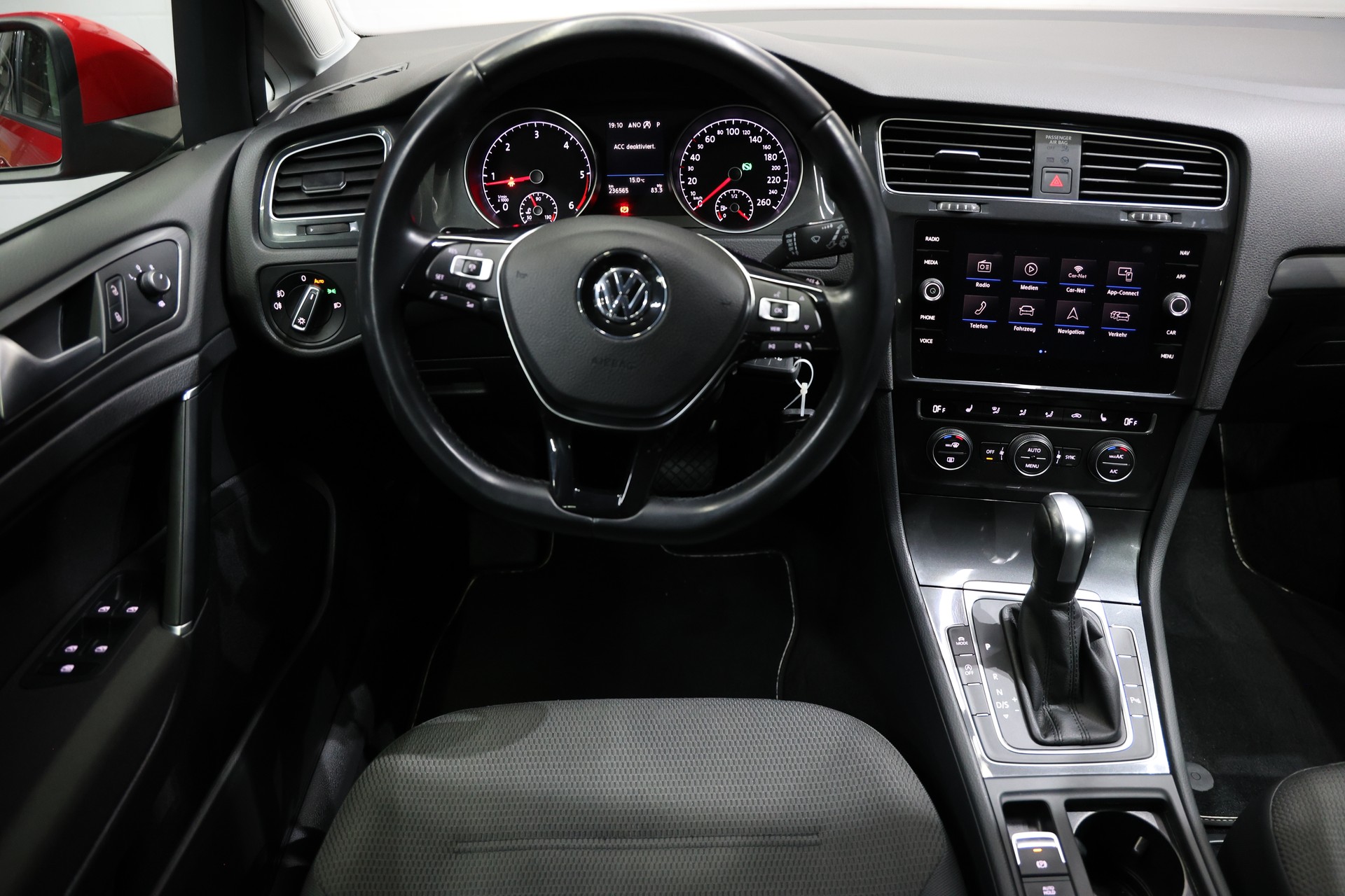 VW Golf Variant 2.0 TDI Comfortline DSG-image-10