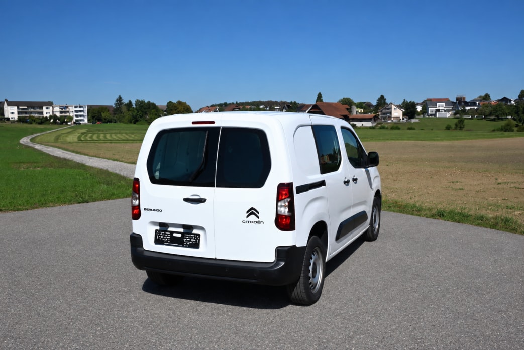 CITROEN Berlingo Van 1.2 Pure Tech 130 s/s Club EAT8 1000kg-image-2