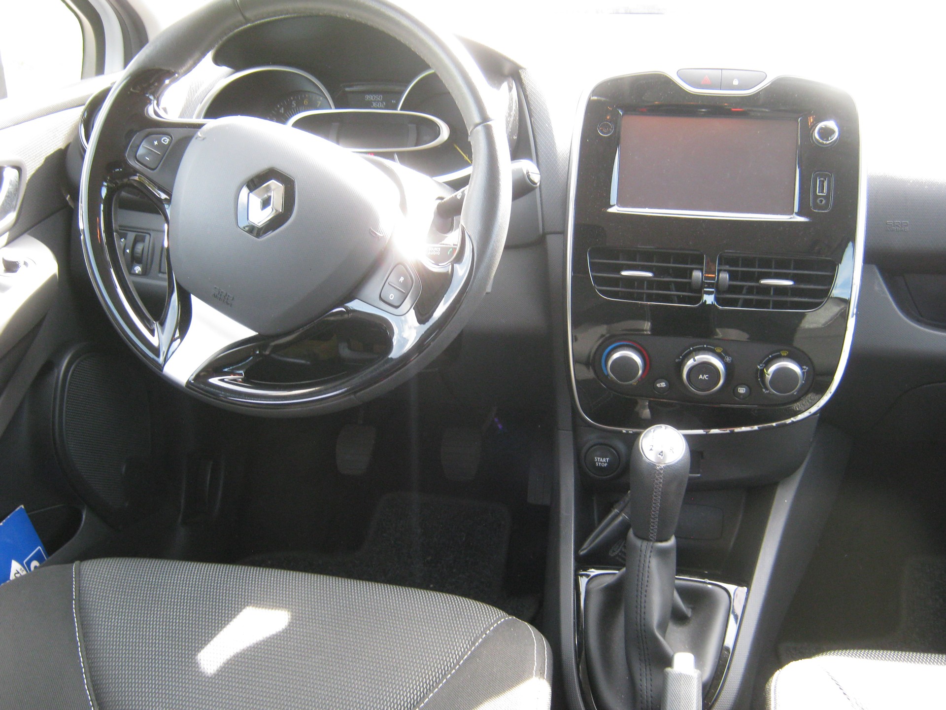 RENAULT Clio Grandtour 1.2 16V Expression-image-9
