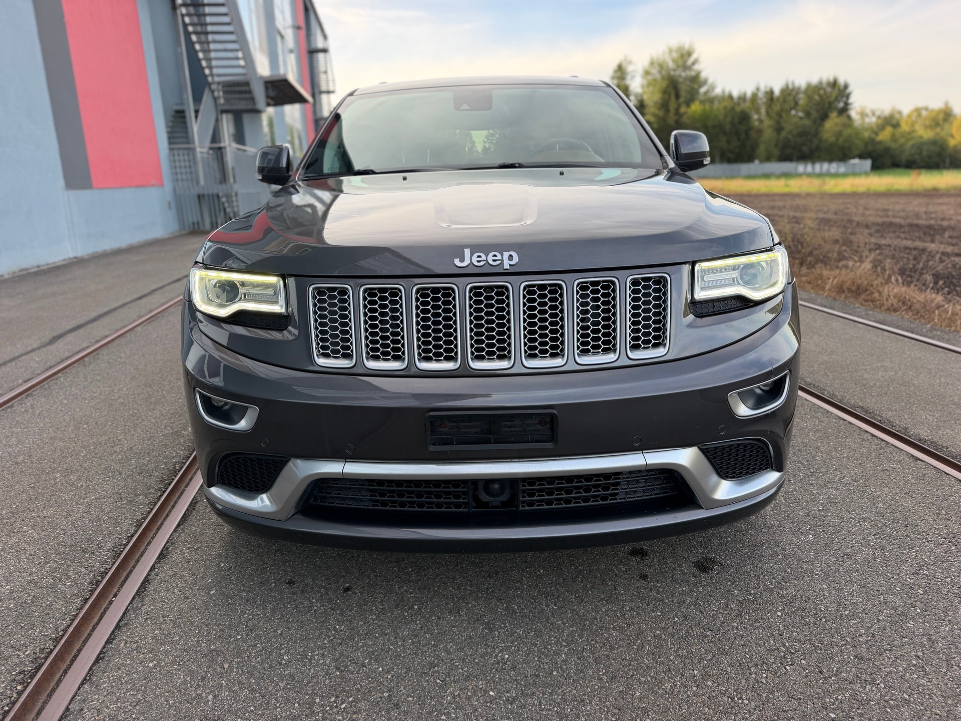 JEEP Grand Cherokee 3.0 CRD Summit Automatic-image-1