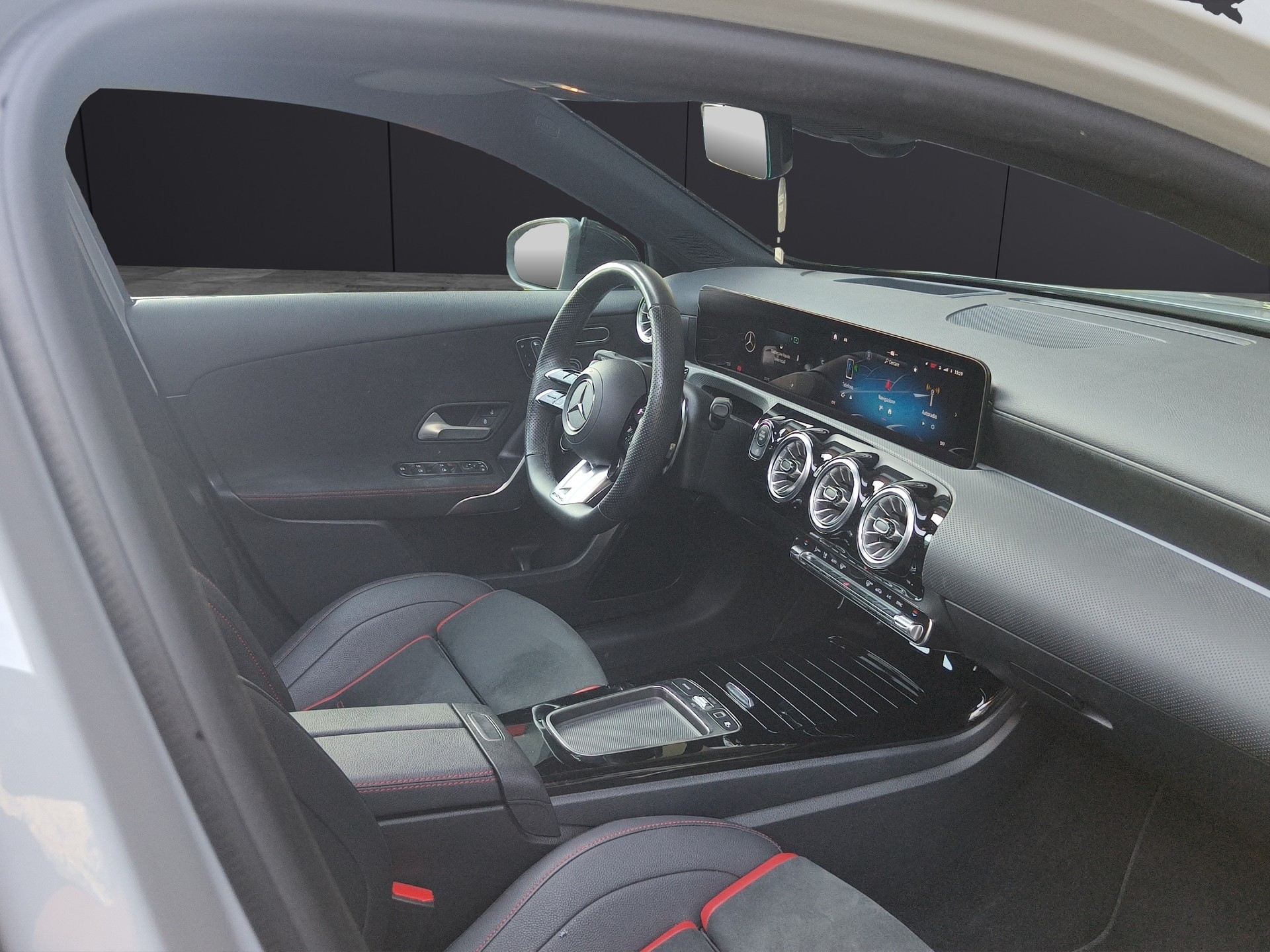 MERCEDES-BENZ A AMG 35 4Matic 8G-DCT-image-9