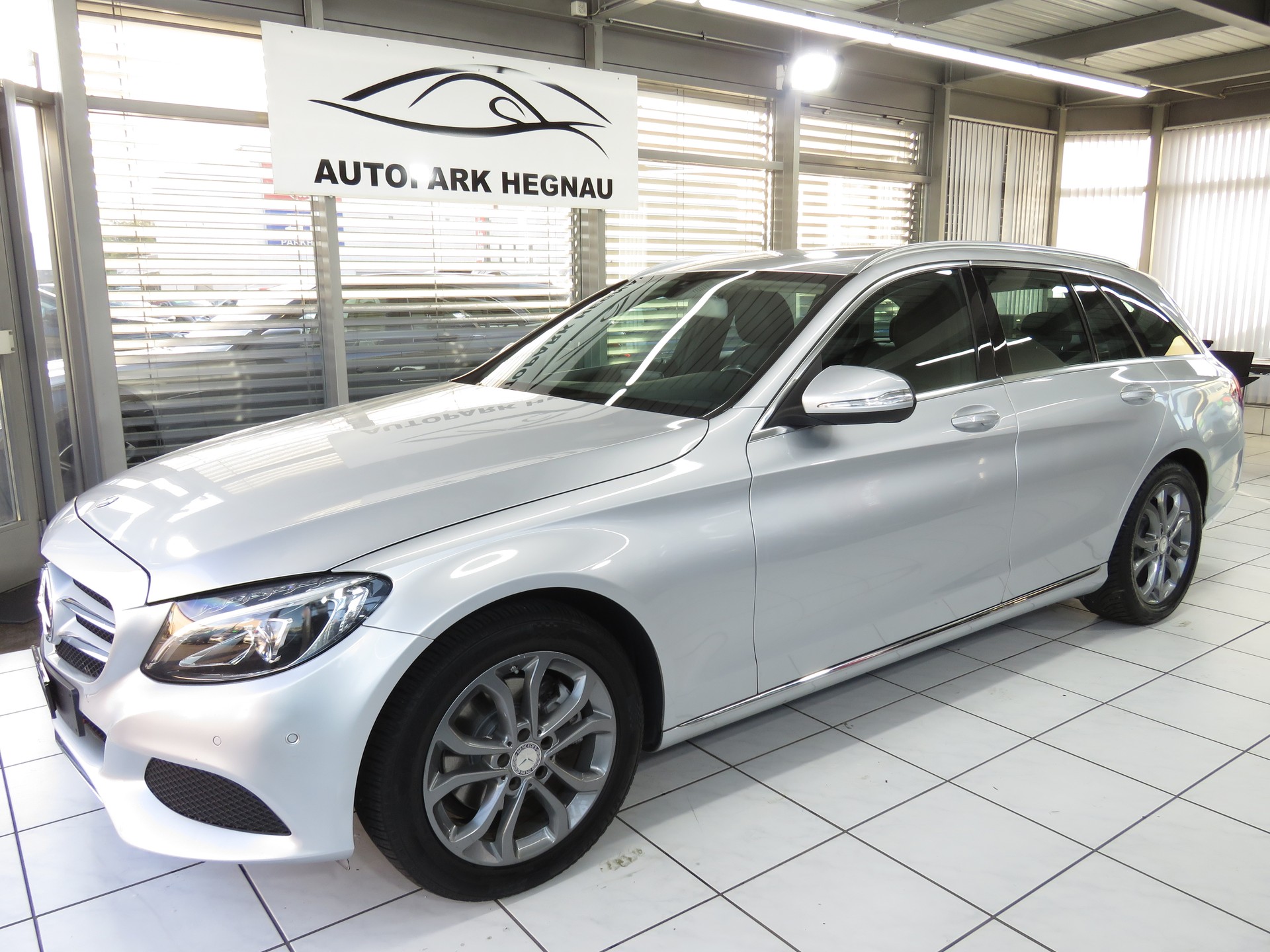 MERCEDES-BENZ C 220 BlueTEC Avantgarde 7G-Tronic (AHK 1.8 t, Automat)