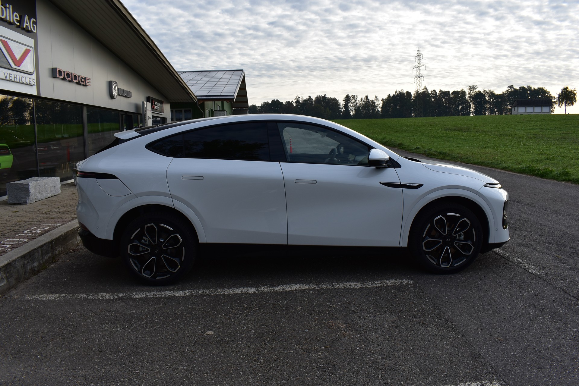 XPENG G6 80kWh Performance AWD-image-2
