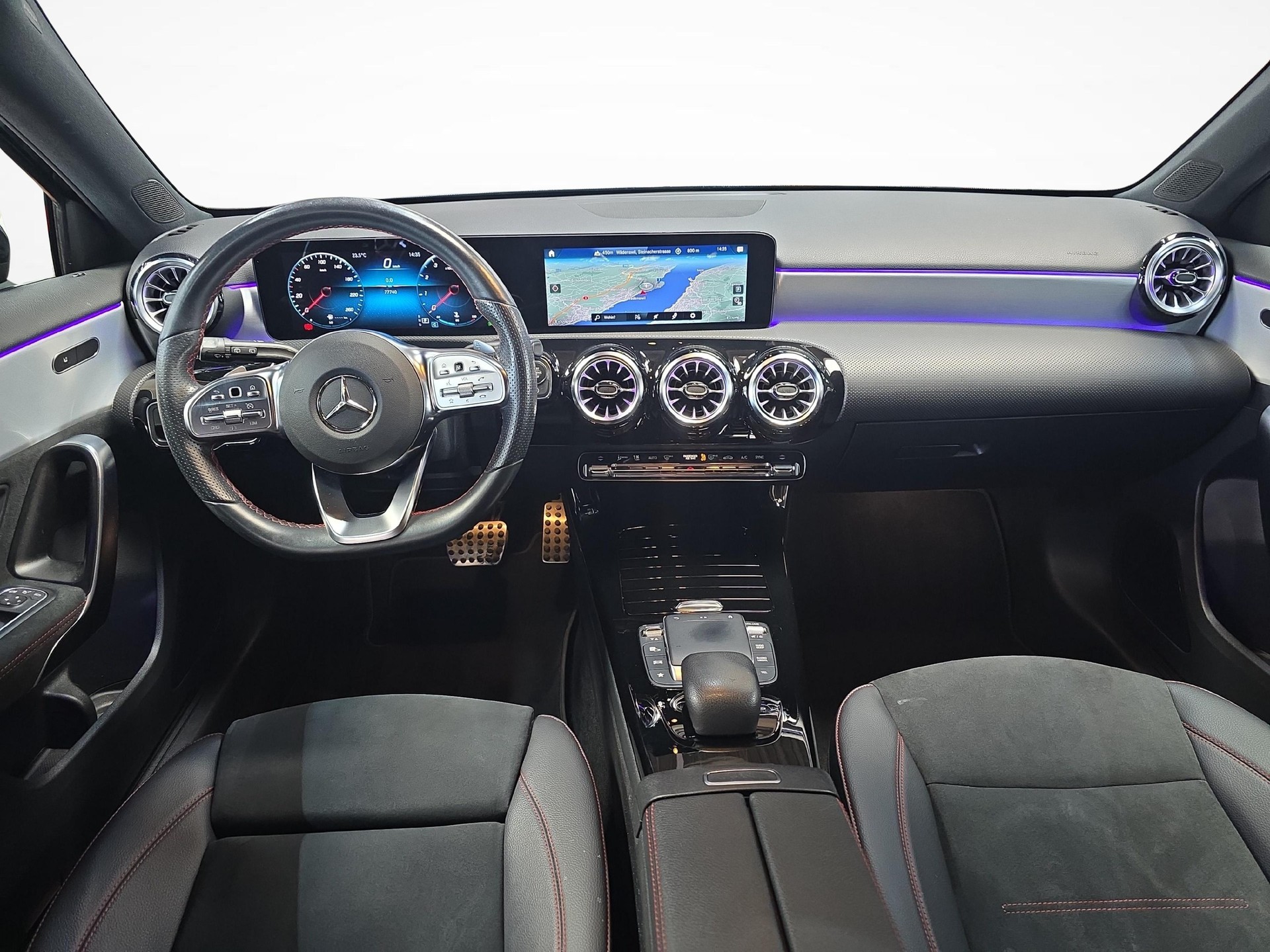 MERCEDES-BENZ A 180 Night Star AMG Line-image-6