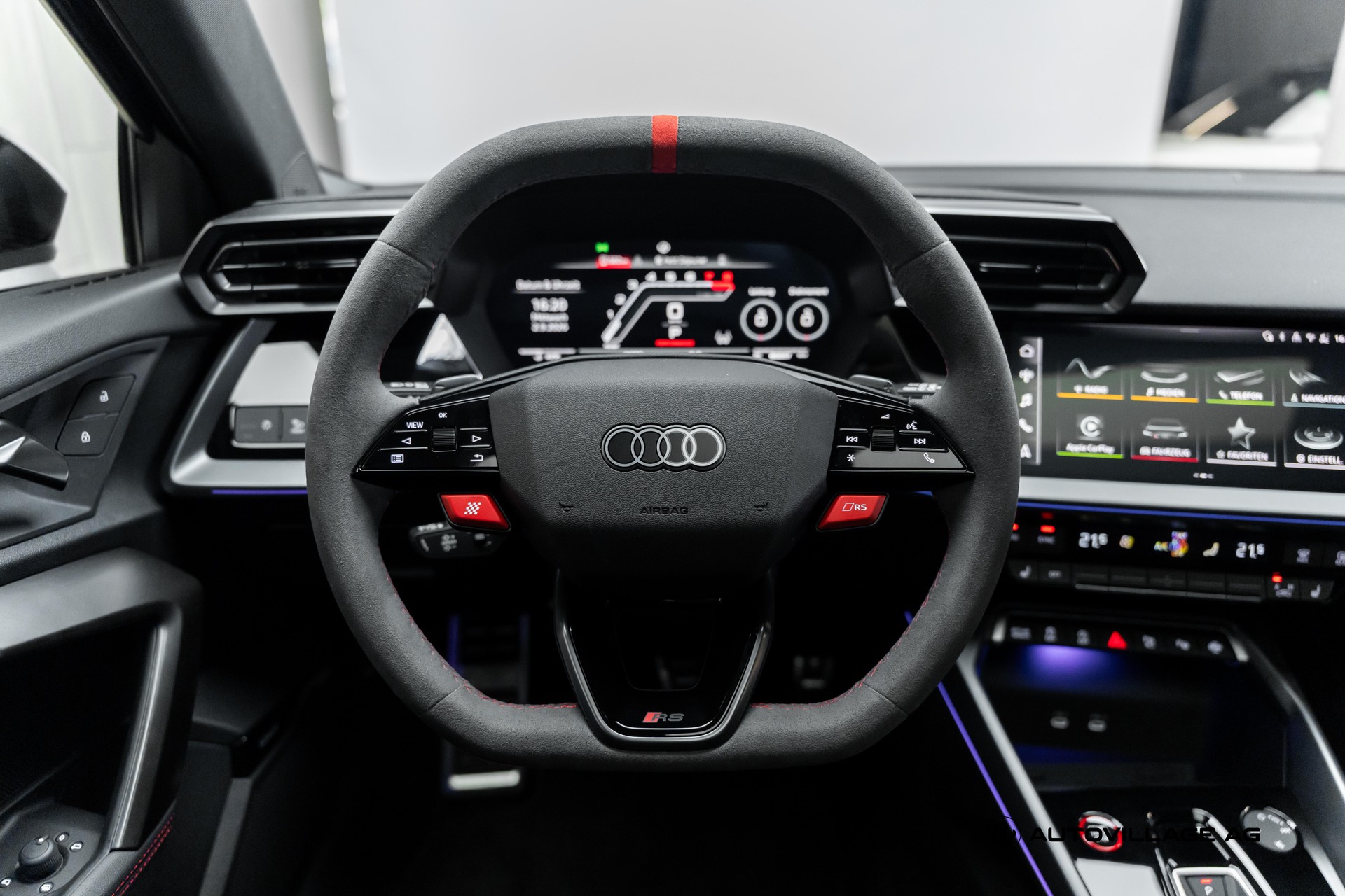 AUDI RS3 Sportback 2.5 TSI quattro S-tronic | All Black | Werksgarantie bis 2031-image-16