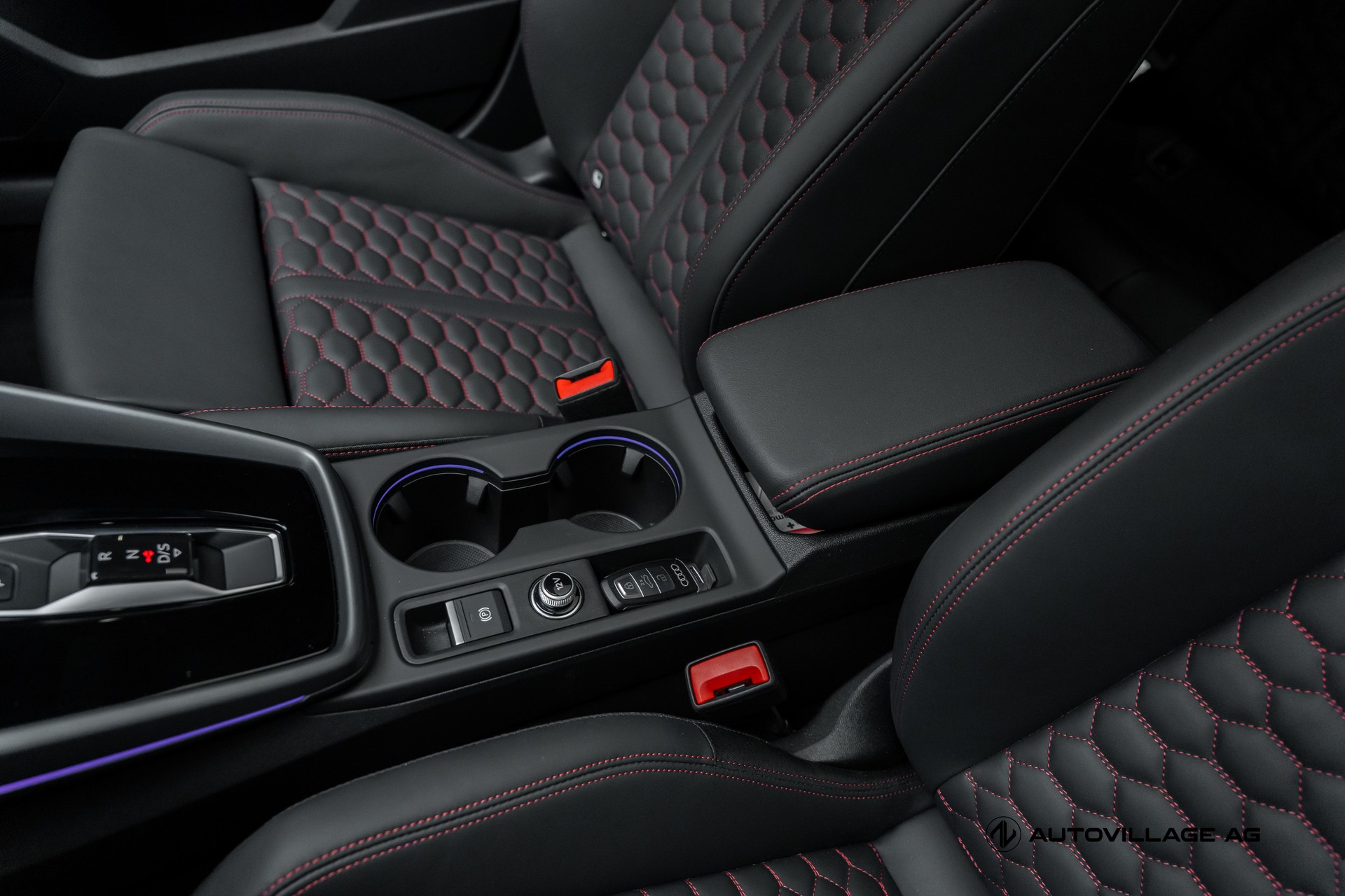 AUDI RS3 Sportback 2.5 TSI quattro S-tronic | All Black | Werksgarantie bis 2031-image-15