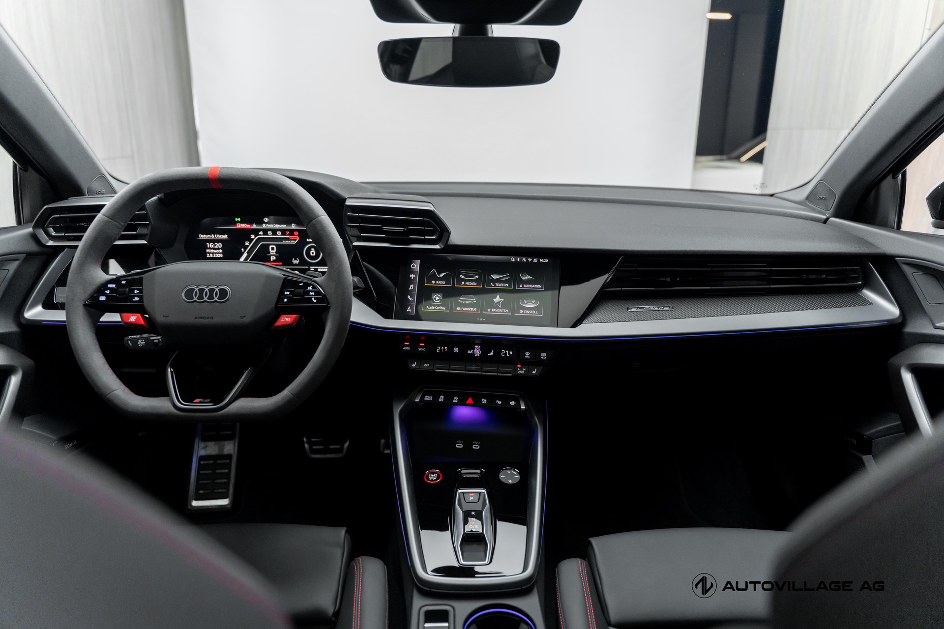 AUDI RS3 Sportback 2.5 TSI quattro S-tronic | All Black | Werksgarantie bis 2031-image-2