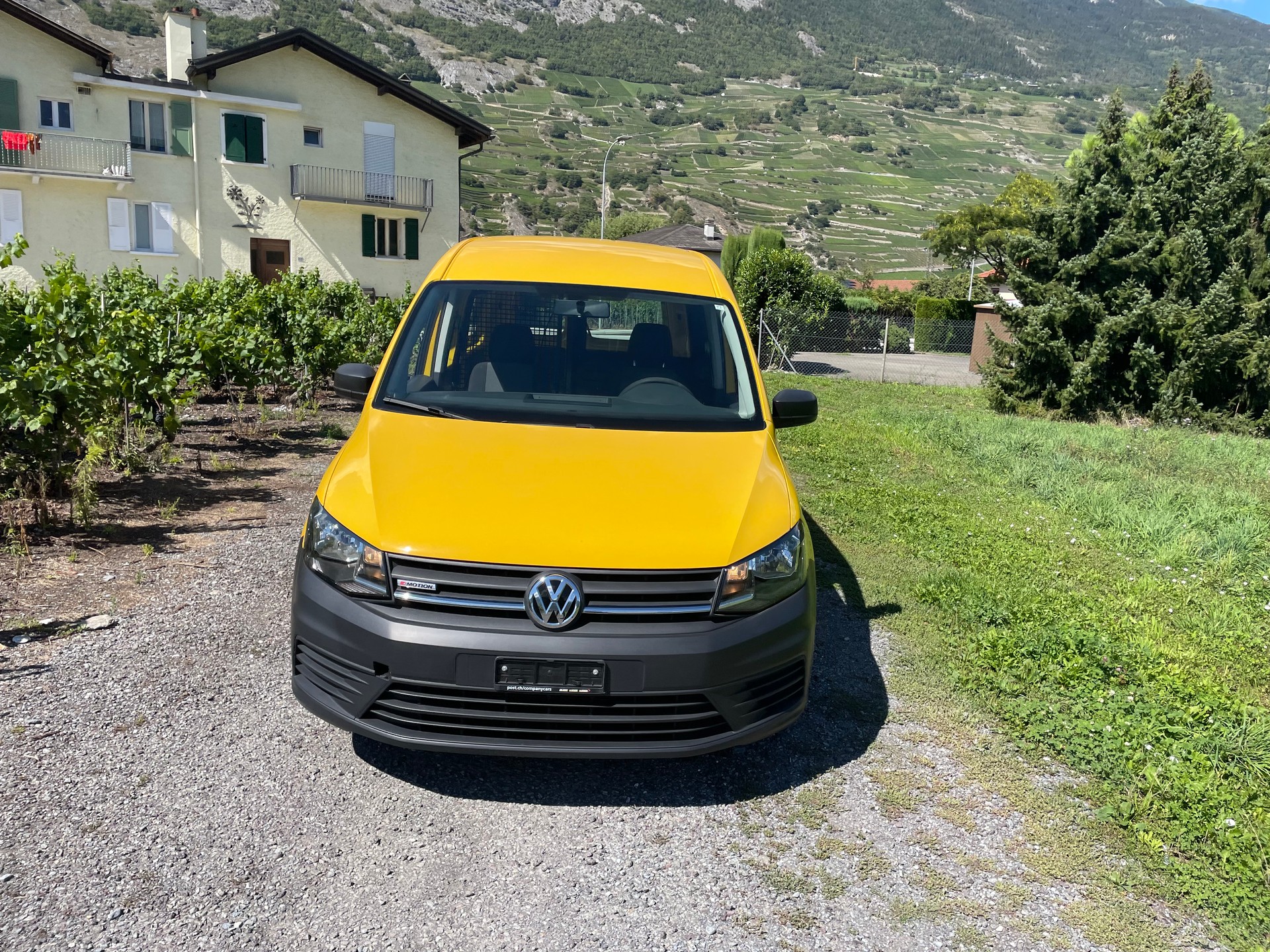VW Caddy Maxi 2.0TDI 4Motion BlueMotion Technology-image-1
