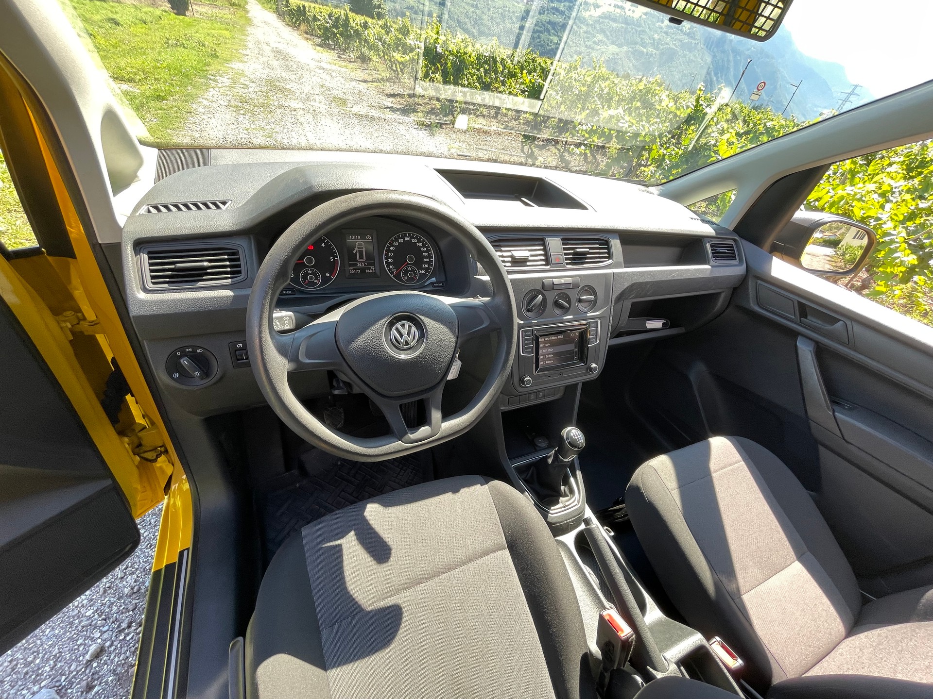 VW Caddy Maxi 2.0TDI 4Motion BlueMotion Technology-image-14