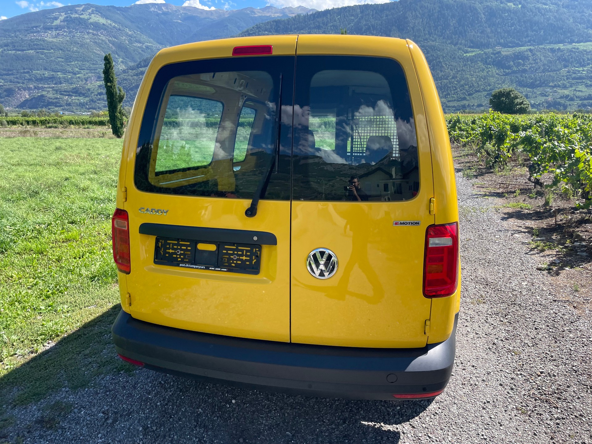 VW Caddy Maxi 2.0TDI 4Motion BlueMotion Technology-image-6