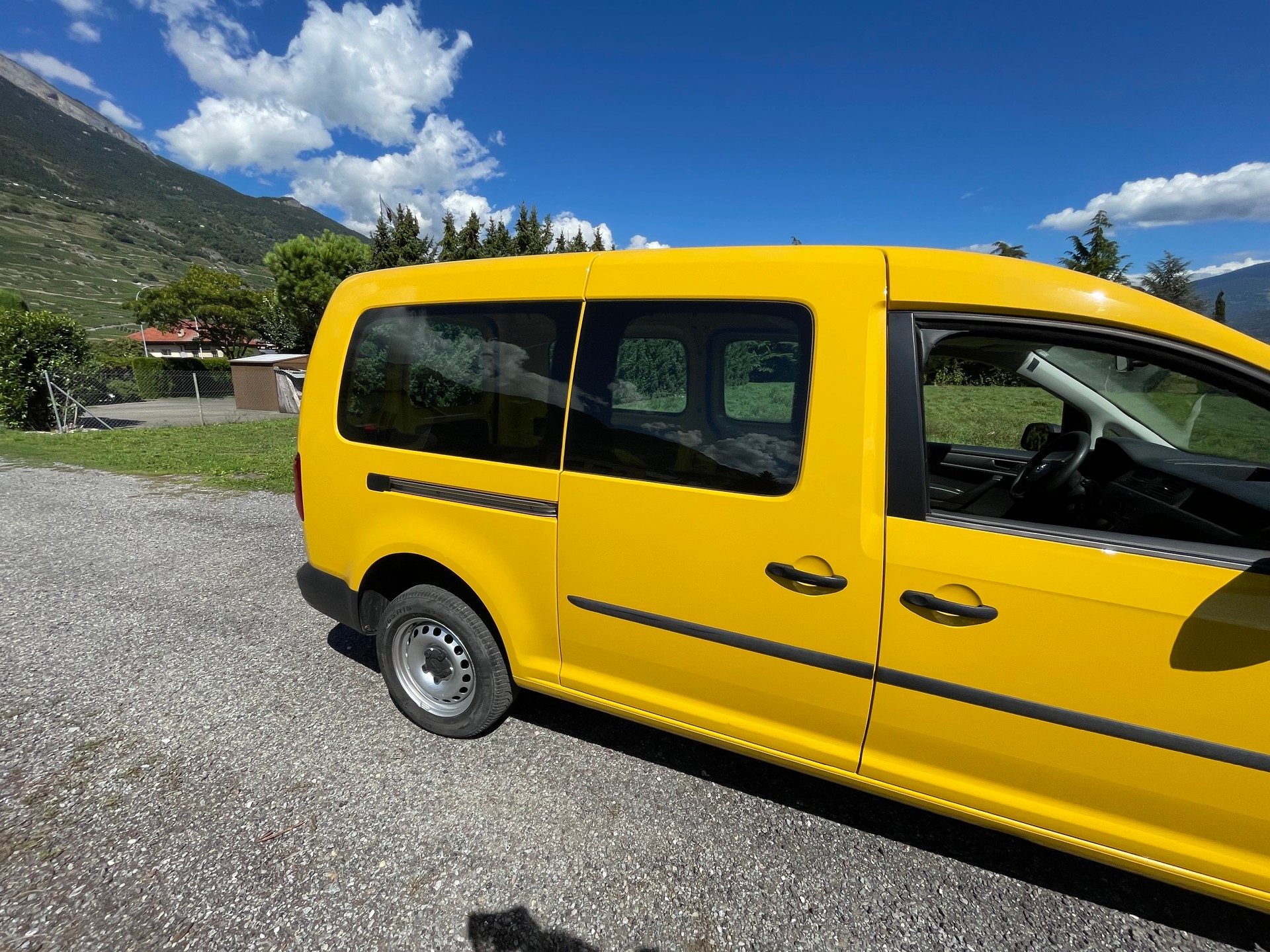 VW Caddy Maxi 2.0TDI 4Motion BlueMotion Technology-image-4