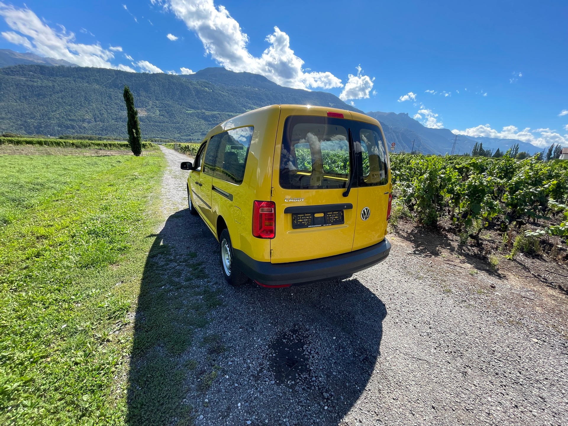 VW Caddy Maxi 2.0TDI 4Motion BlueMotion Technology-image-7