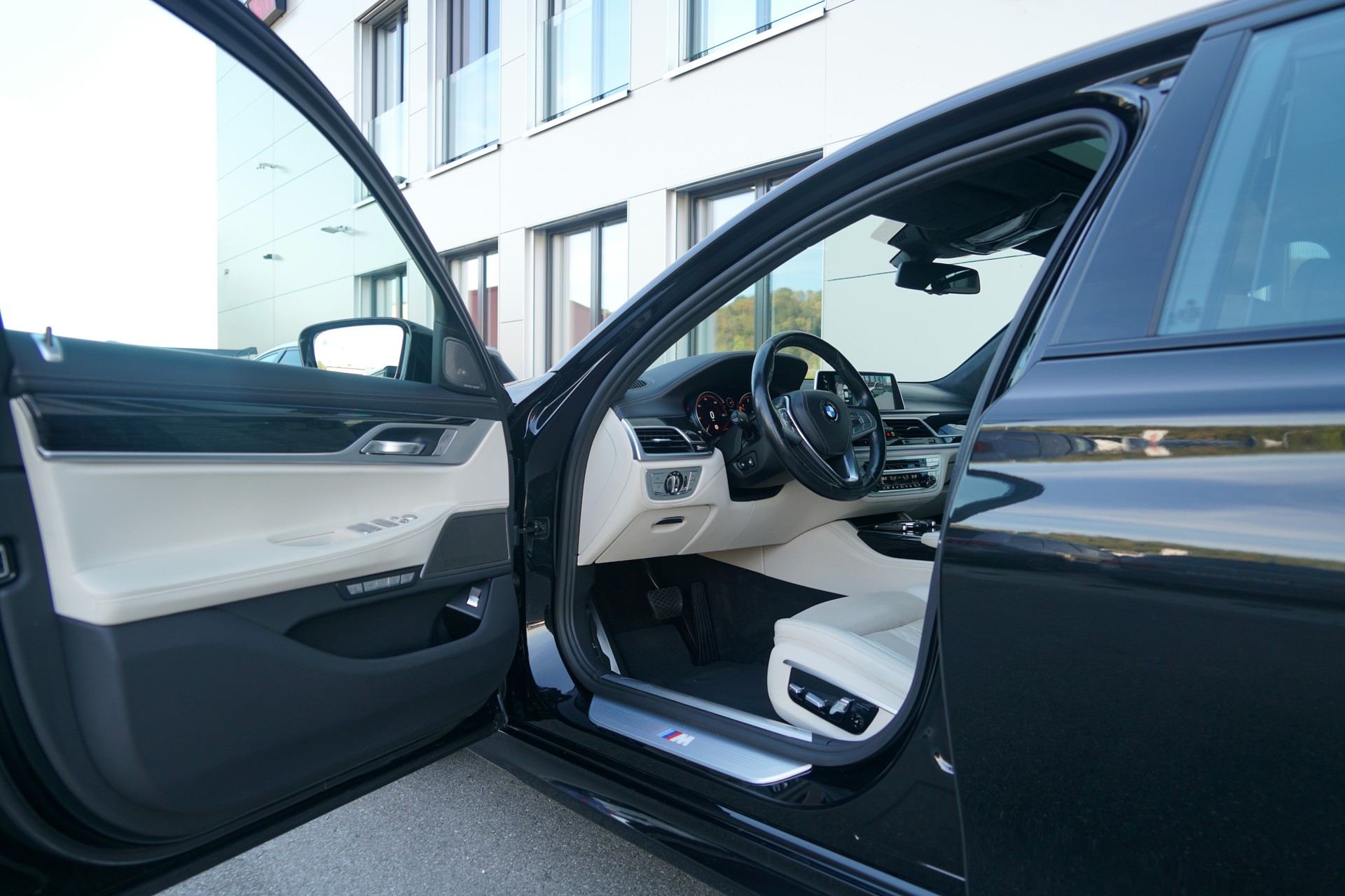 BMW 740d xDrive M Sportpaket Steptronic (CH)-image-5