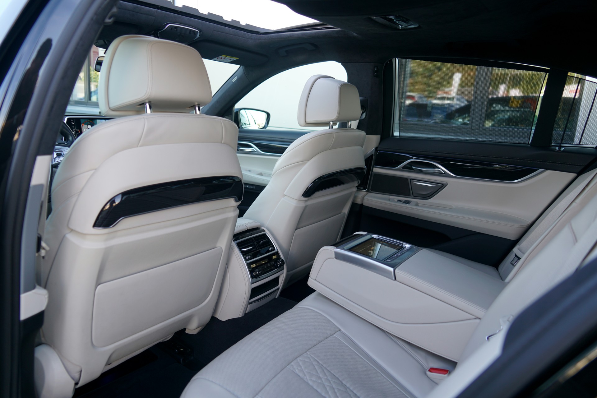 BMW 740d xDrive M Sportpaket Steptronic (CH)-image-10