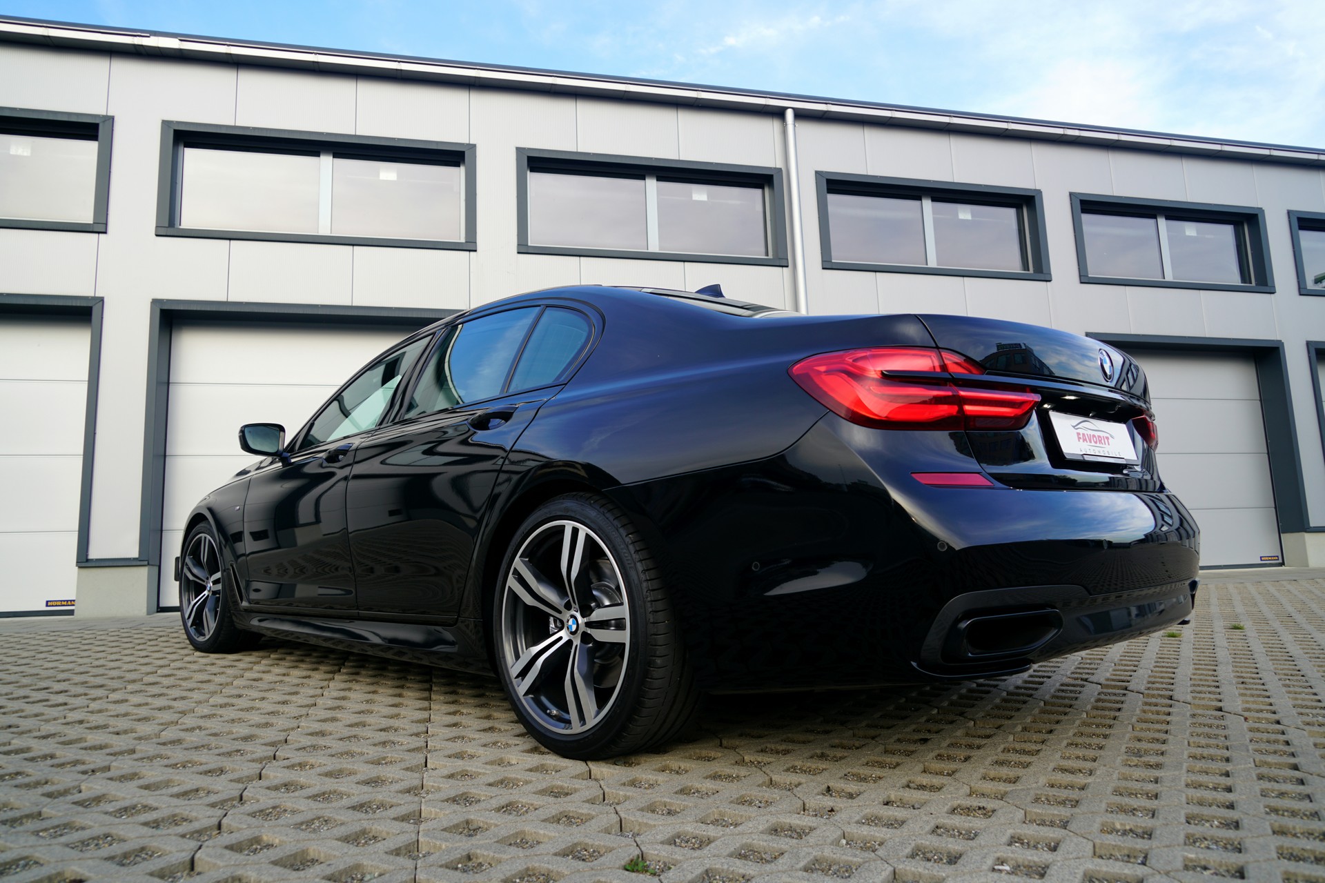 BMW 740d xDrive M Sportpaket Steptronic (CH)-image-4
