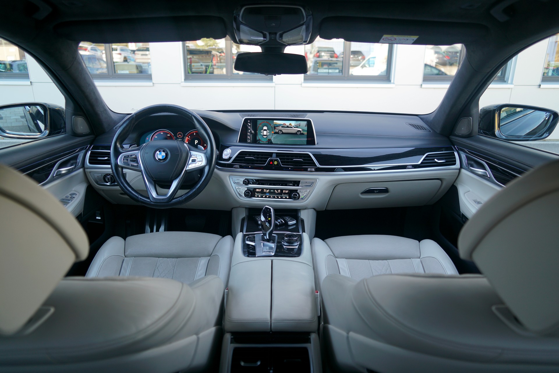 BMW 740d xDrive M Sportpaket Steptronic (CH)-image-13