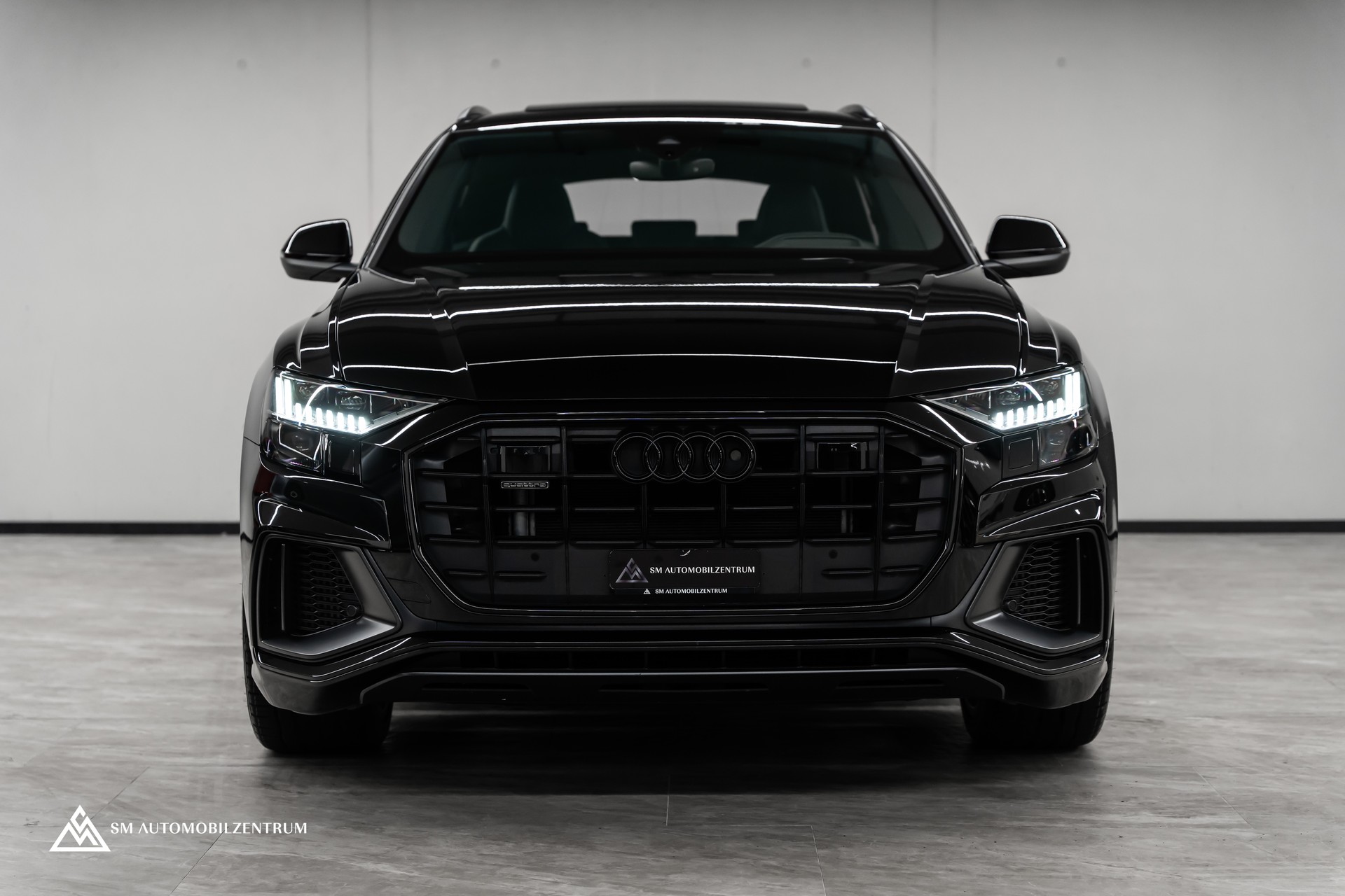 AUDI Q8 55 TFSI Black Edition quattro T-Tronic S-Line / Panorama / Nachtsicht / Rautensteppung / Head-Up / AHK-image-1
