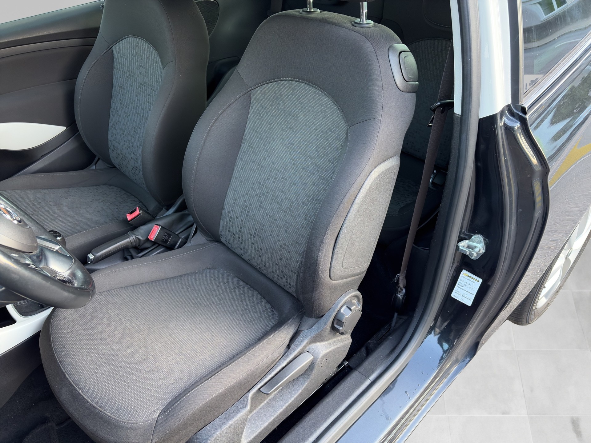 OPEL Adam 1.4 ecoFLEX White Link-image-8
