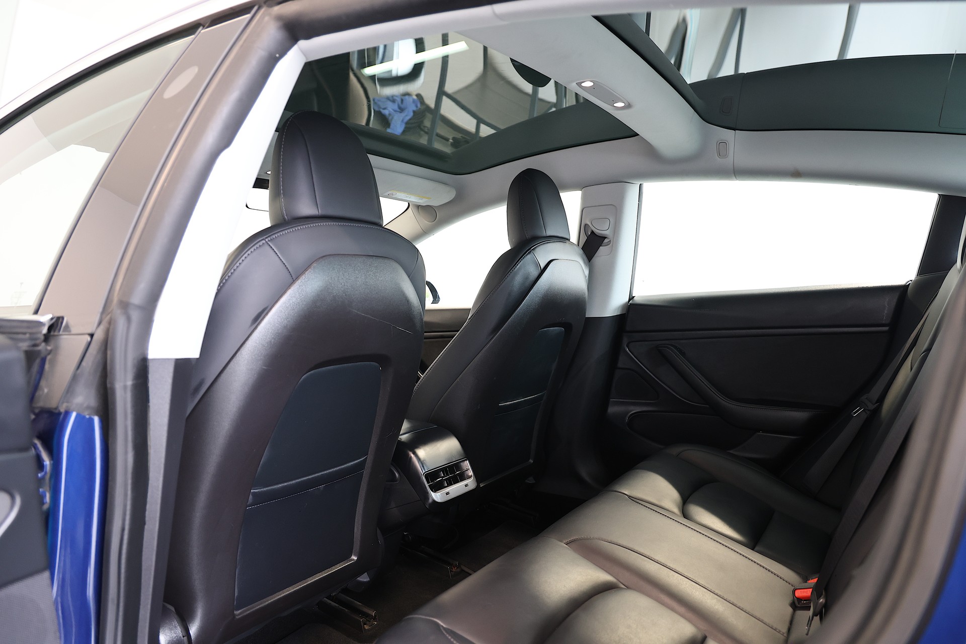TESLA Model 3 Performance Dual Motor-image-16